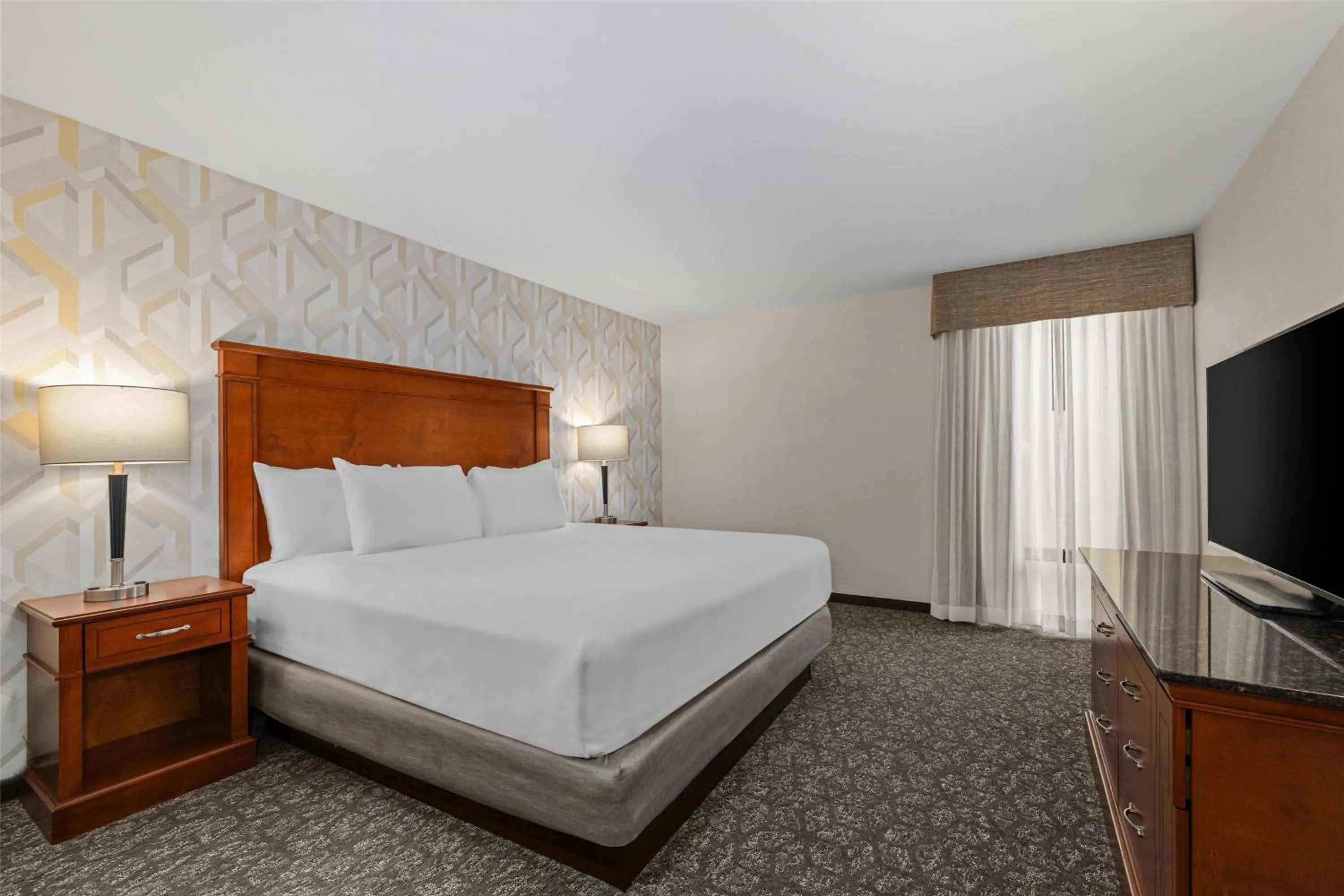 Bedroom, Bed in Drury Plaza Hotel St Louis Creve Coeur