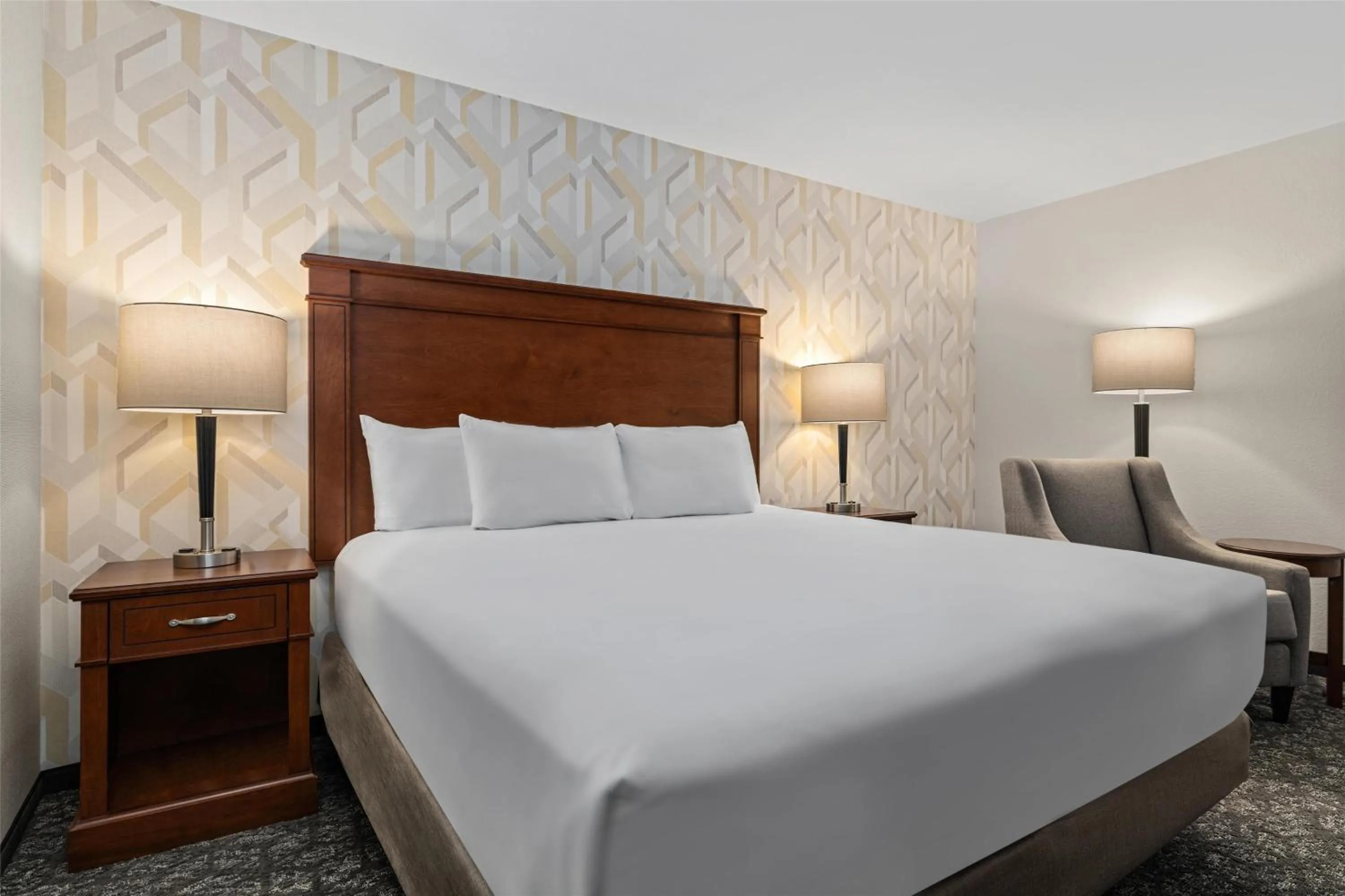 Bedroom, Bed in Drury Plaza Hotel St Louis Creve Coeur