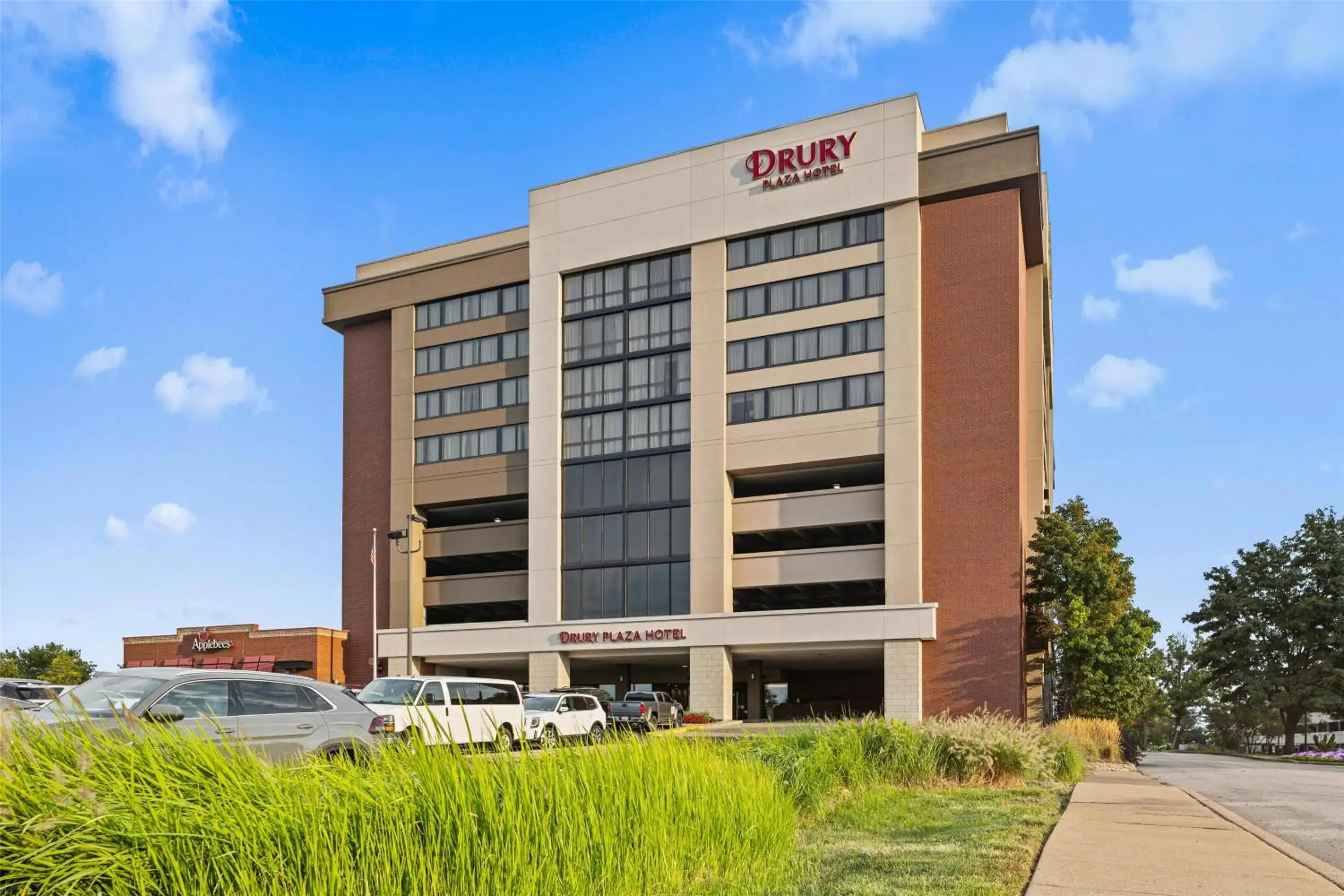 Property building in Drury Plaza Hotel St Louis Creve Coeur Property building in Drury Plaza Hotel St Louis Creve Coeur