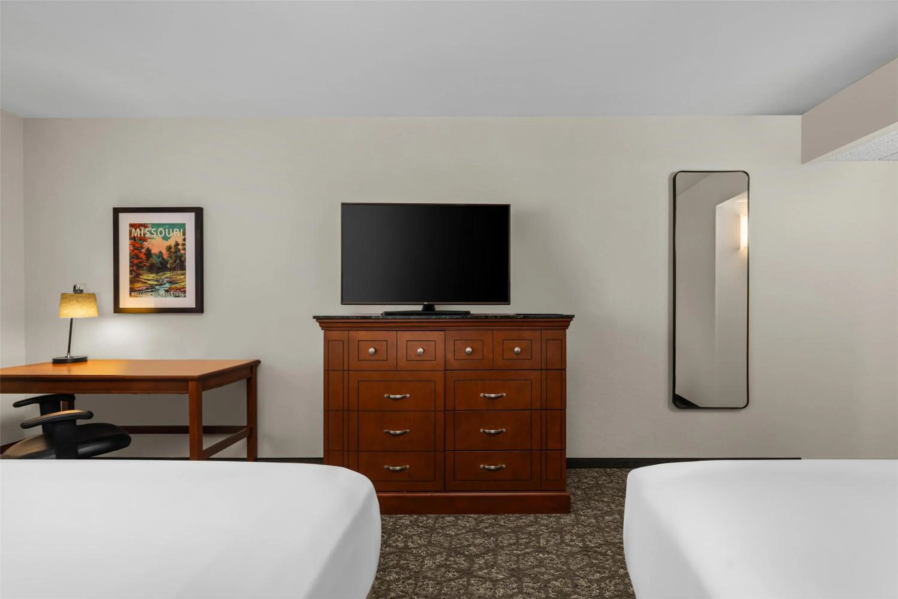 Bedroom, Bed in Drury Plaza Hotel St Louis Creve Coeur