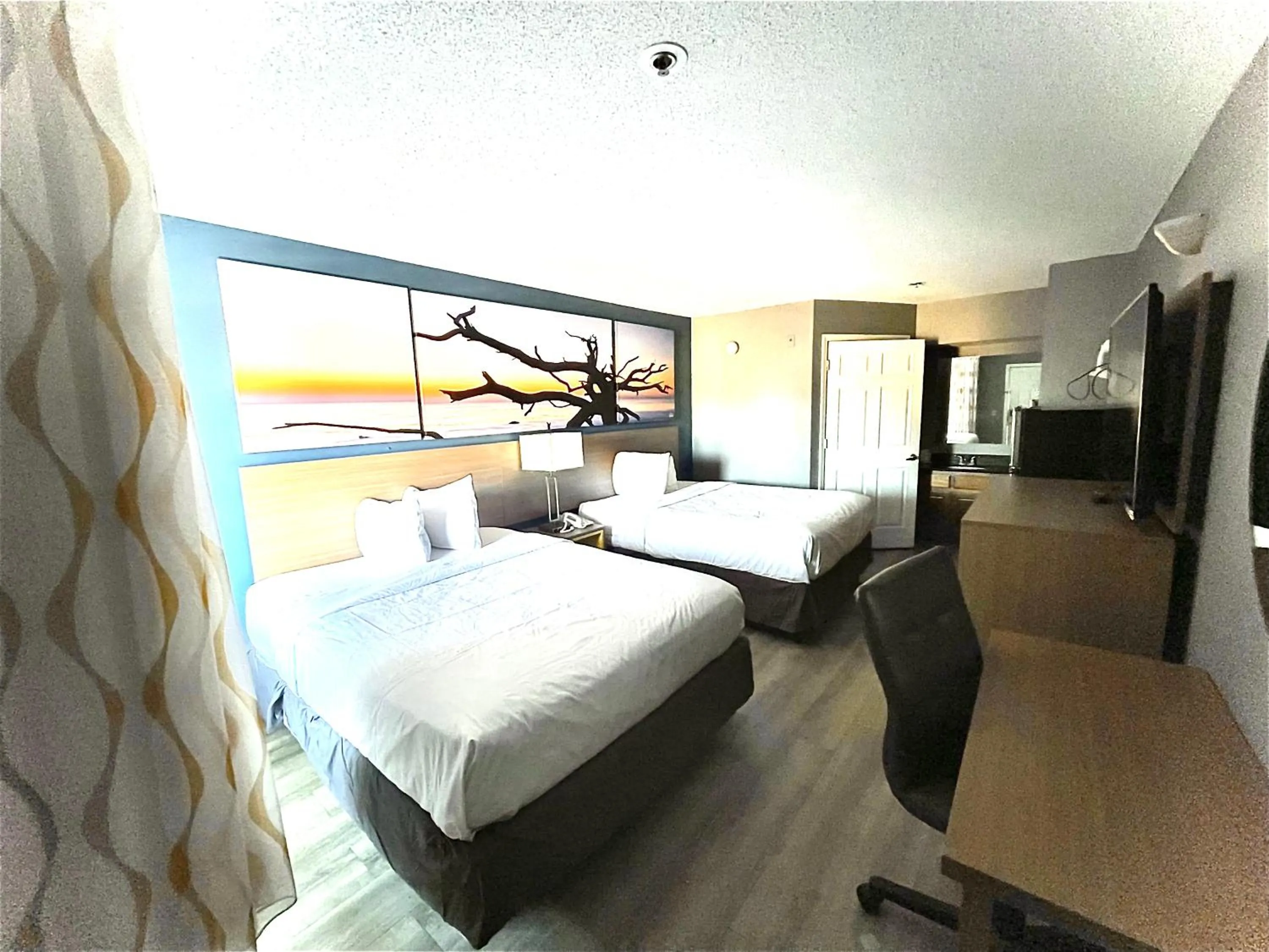 Bedroom, Bed in Baymont by Wyndham Dublin