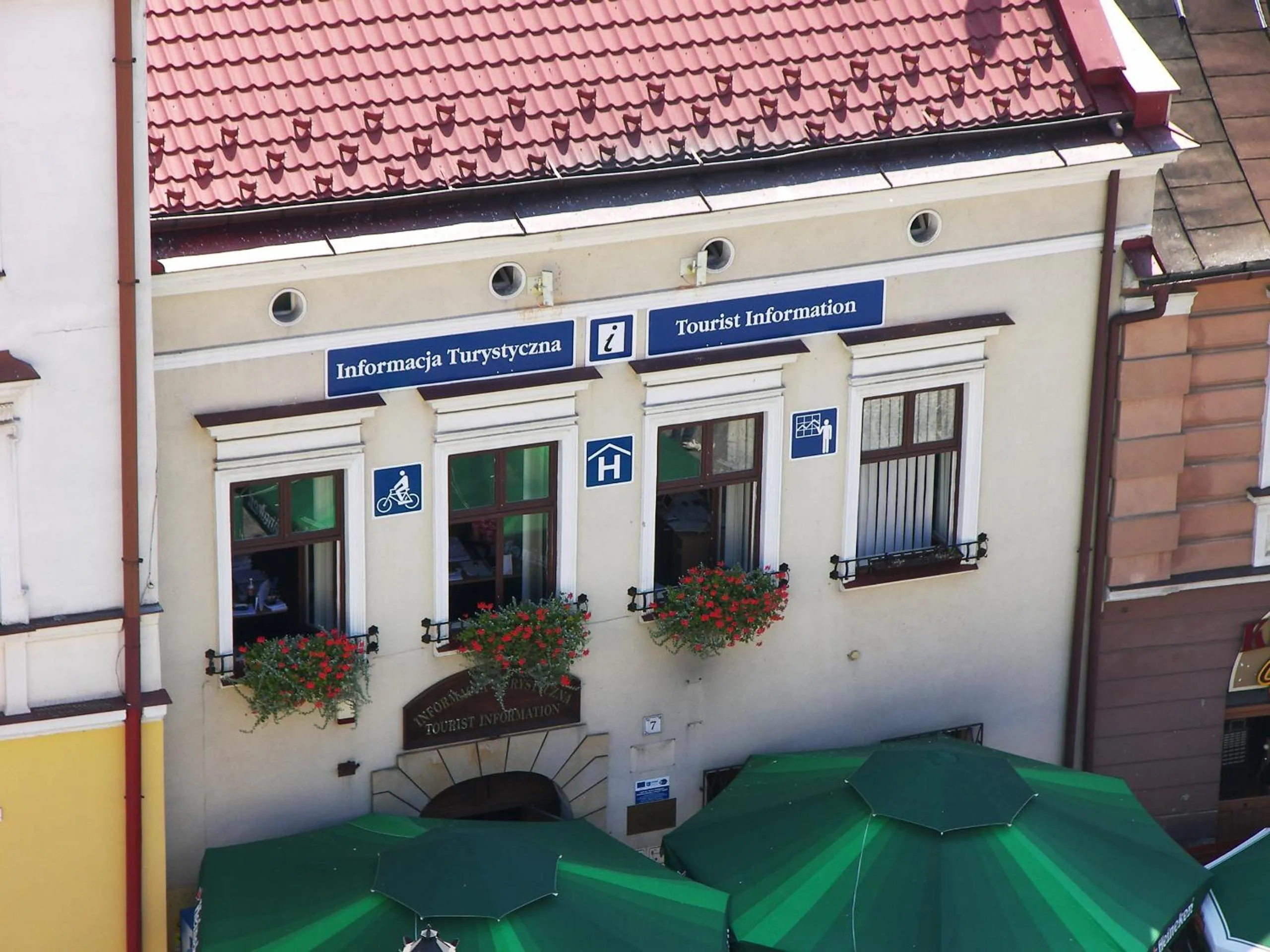 Property building in Tarnowskie Centrum Informacji