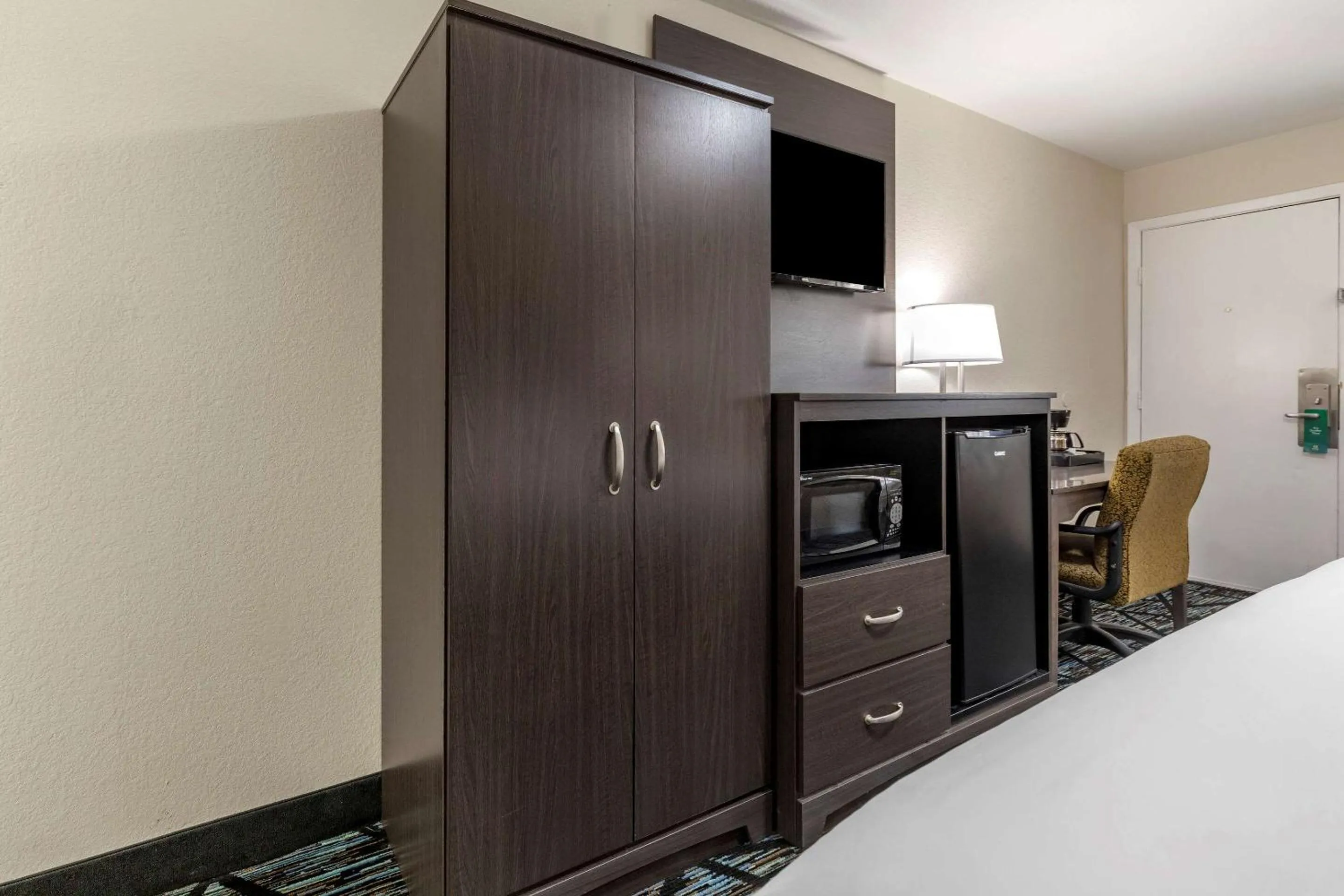 Bedroom in Quality Inn Cameron