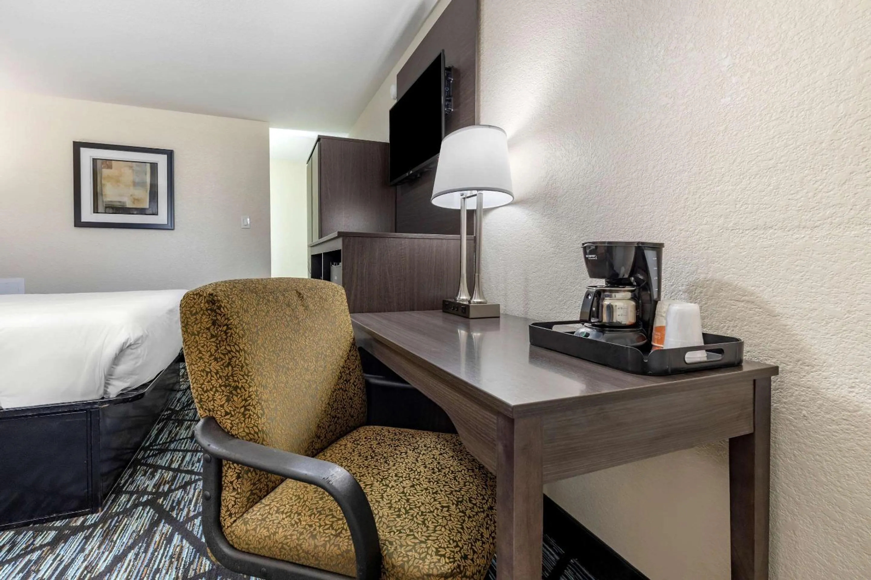 Bedroom, Bed in Quality Inn Cameron