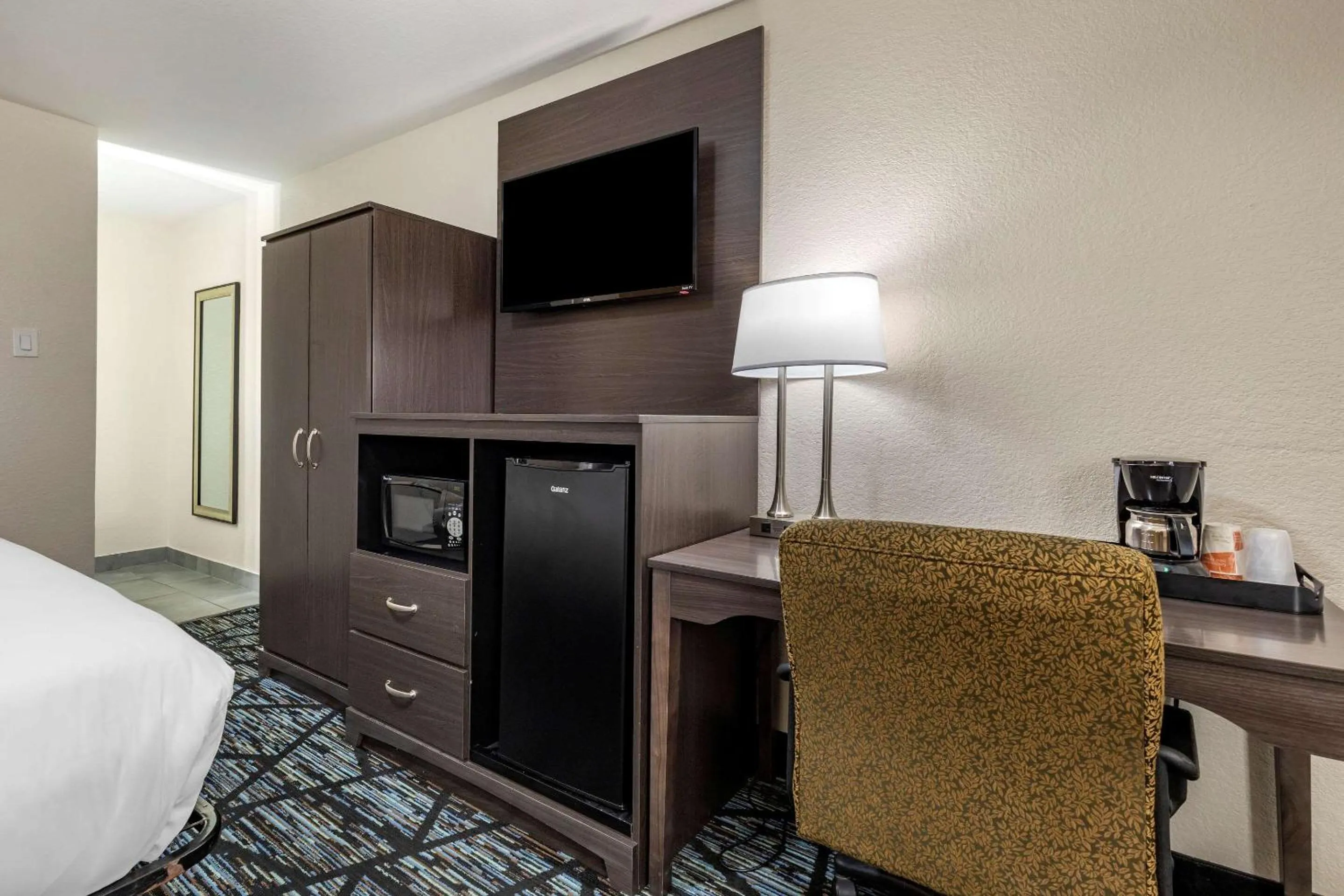 Bedroom, Bed in Quality Inn Cameron