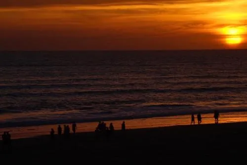 Victoria Beach Sunset Lounge