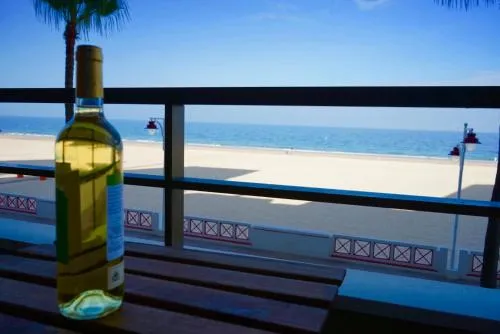 Victoria Beach Sunset Lounge