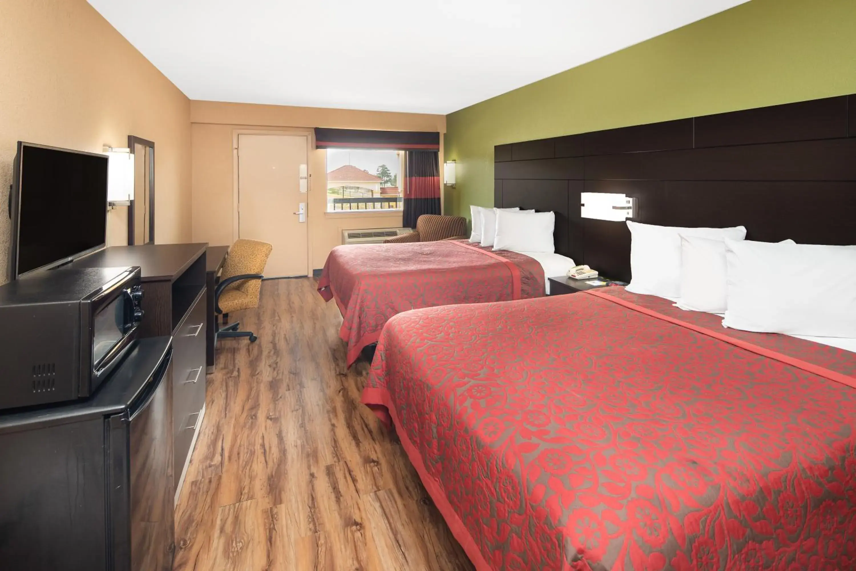 Photo of the whole room, Bed in Days Inn by Wyndham Tupelo Photo of the whole room, Bed in Days Inn by Wyndham Tupelo