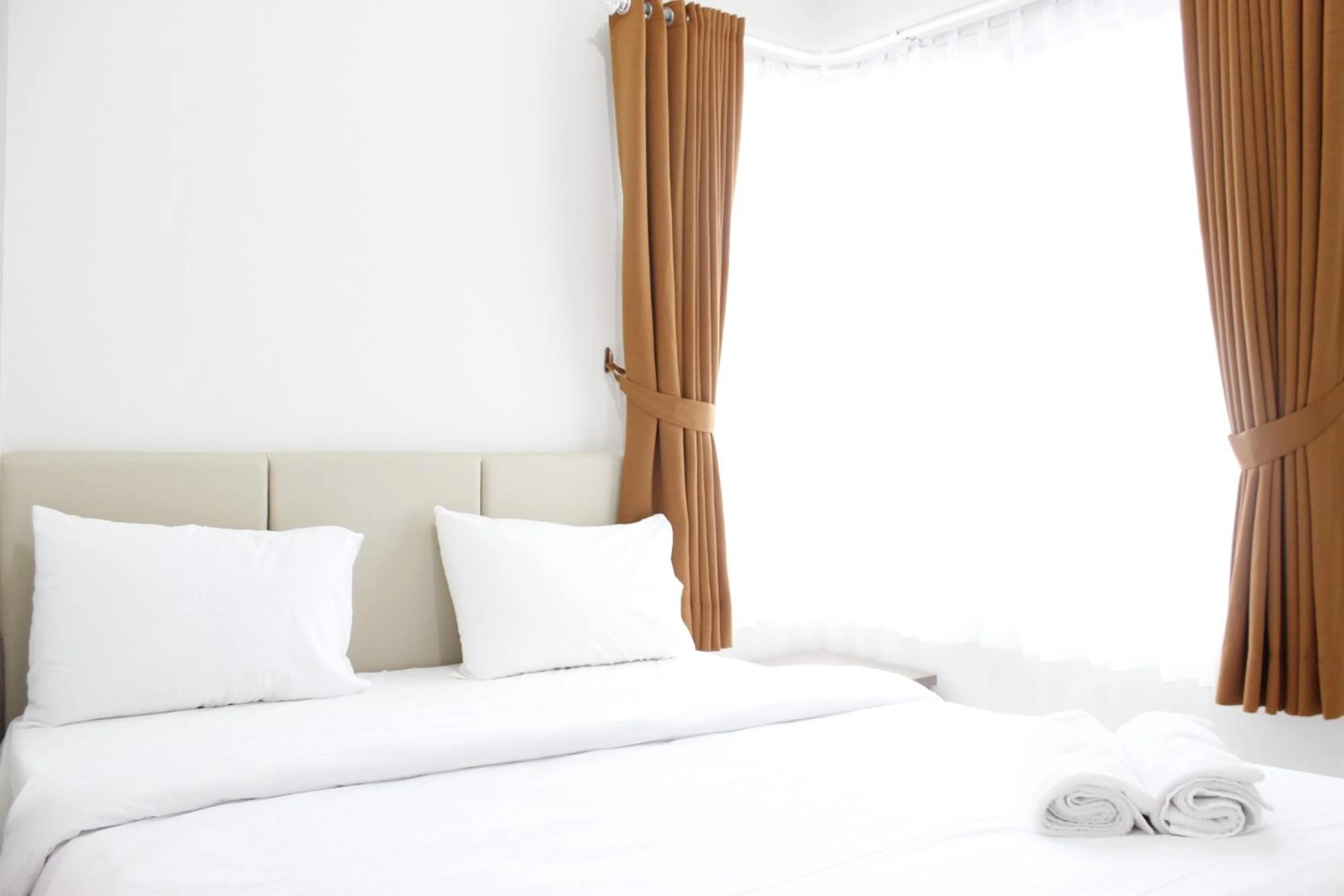 Bedroom, Bed in Cozy 2BR Apartment @ Newton Residence By Travelio