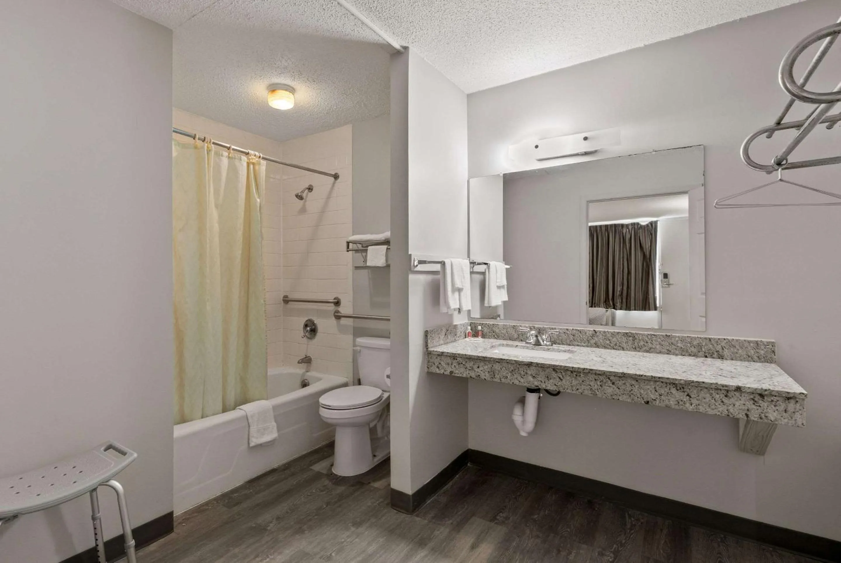 Bedroom in Econo Lodge Clemson - University Area