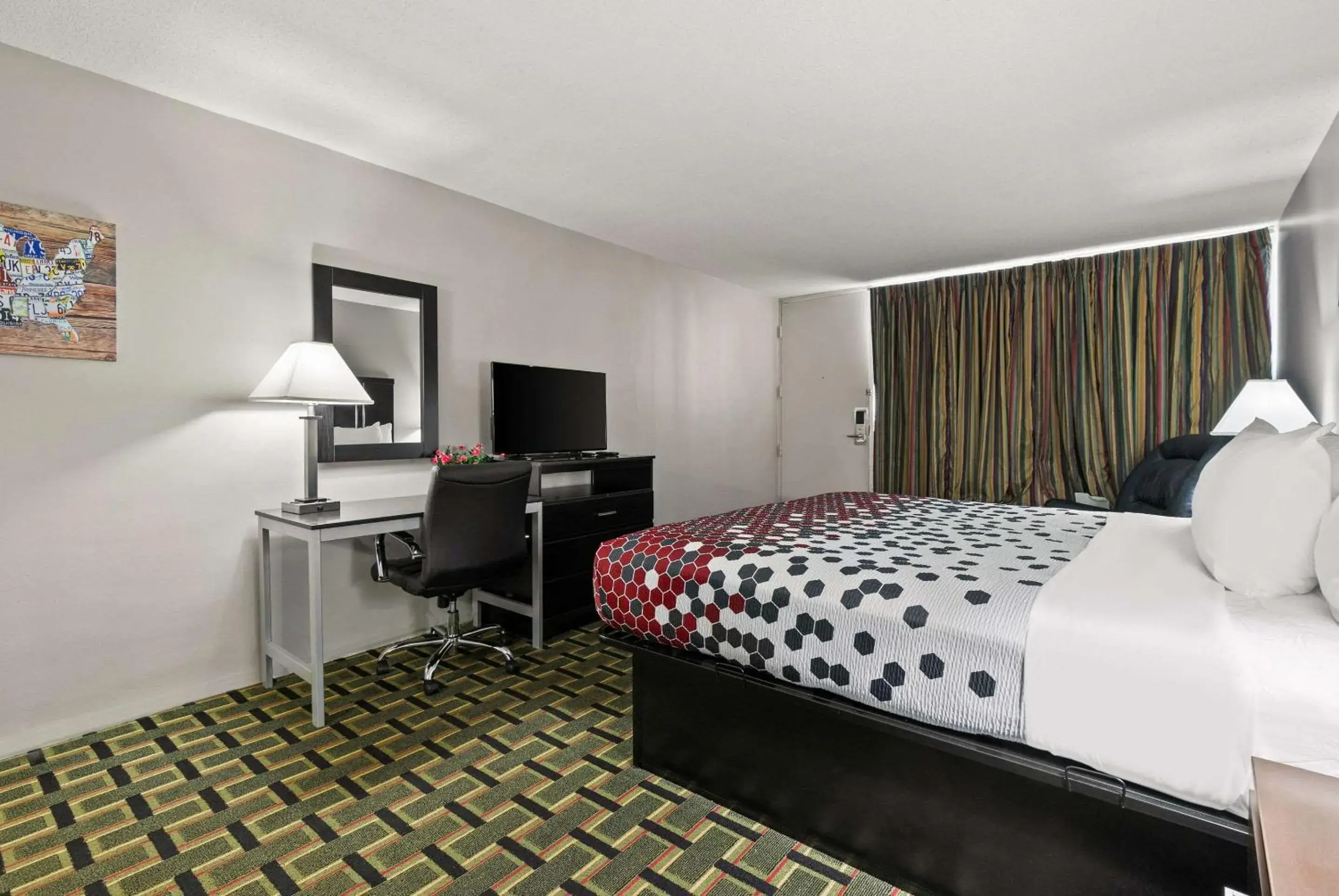 Bedroom, Bed in Econo Lodge Bedroom, Bed in Econo Lodge