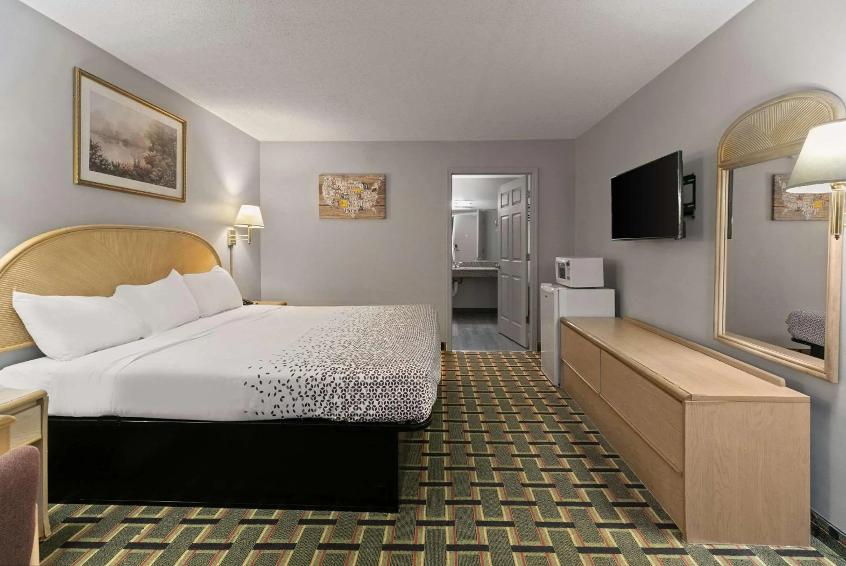 Bedroom, Bed in Econo Lodge Clemson - University Area