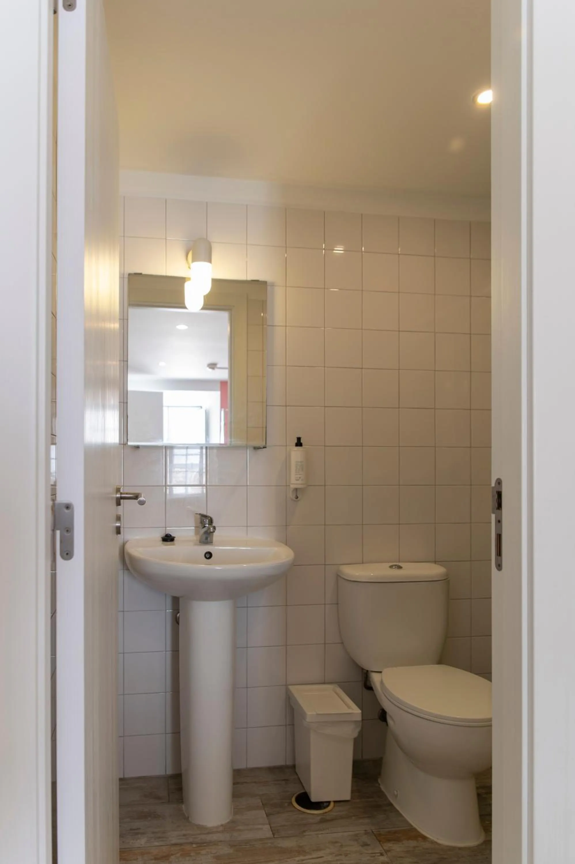 Toilet in WOT Peniche Social