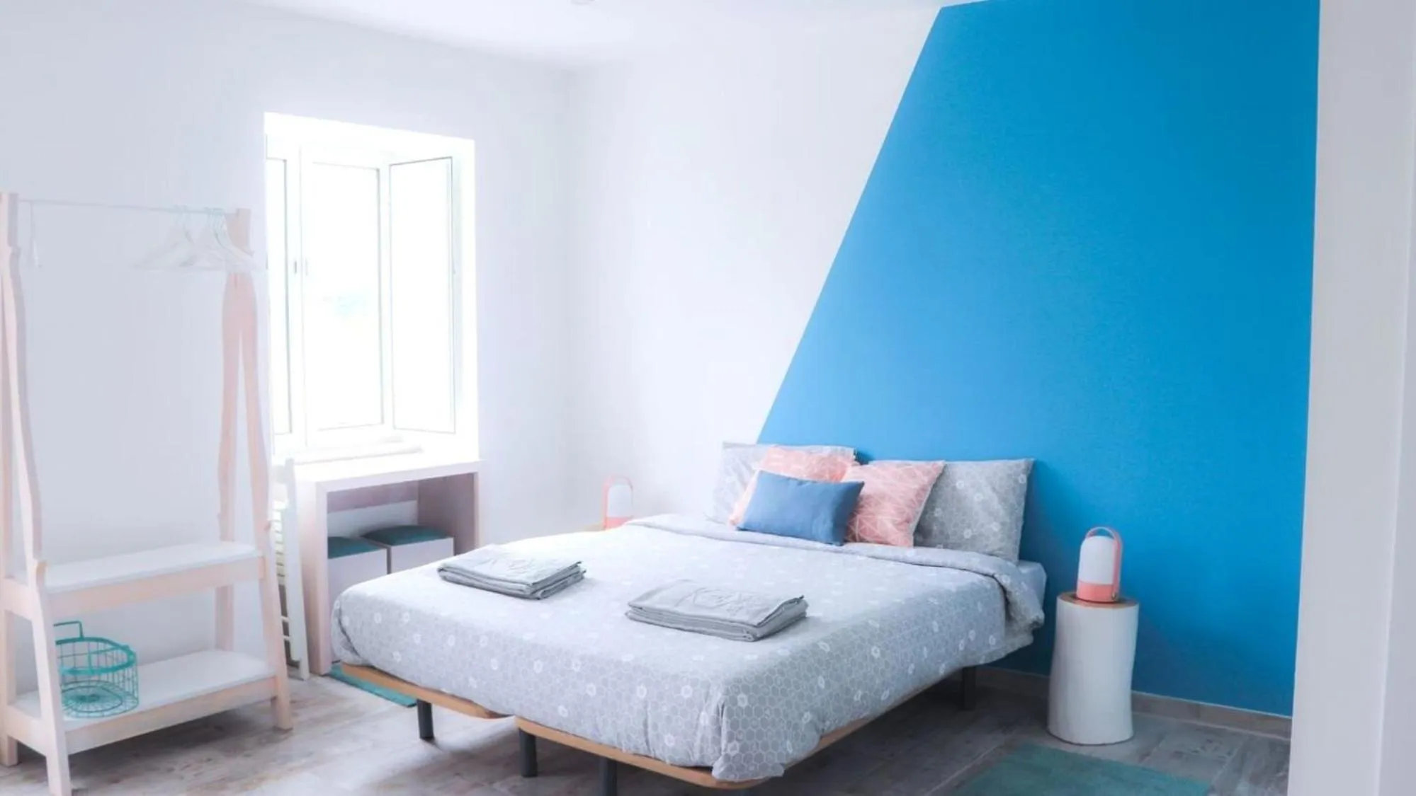 Bedroom, Bed in WOT Peniche Social