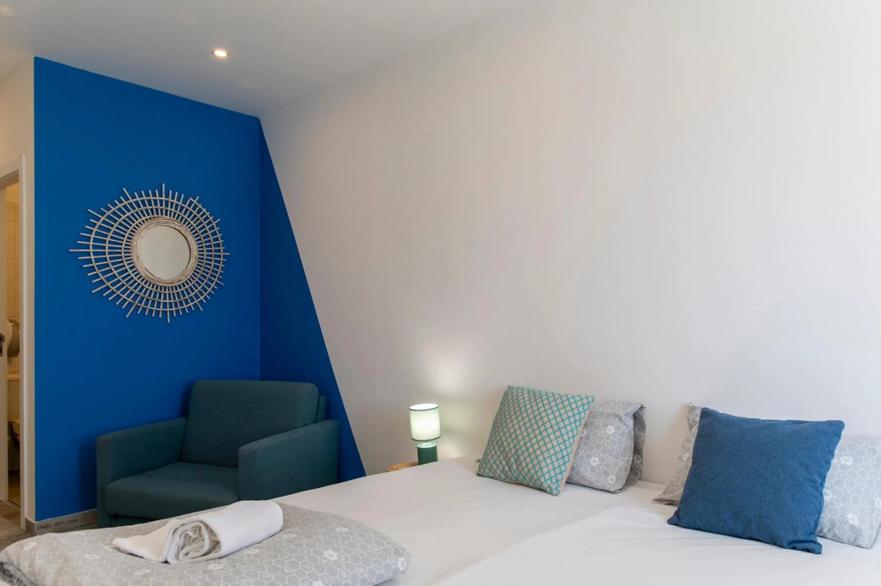 Bed in WOT Peniche Social