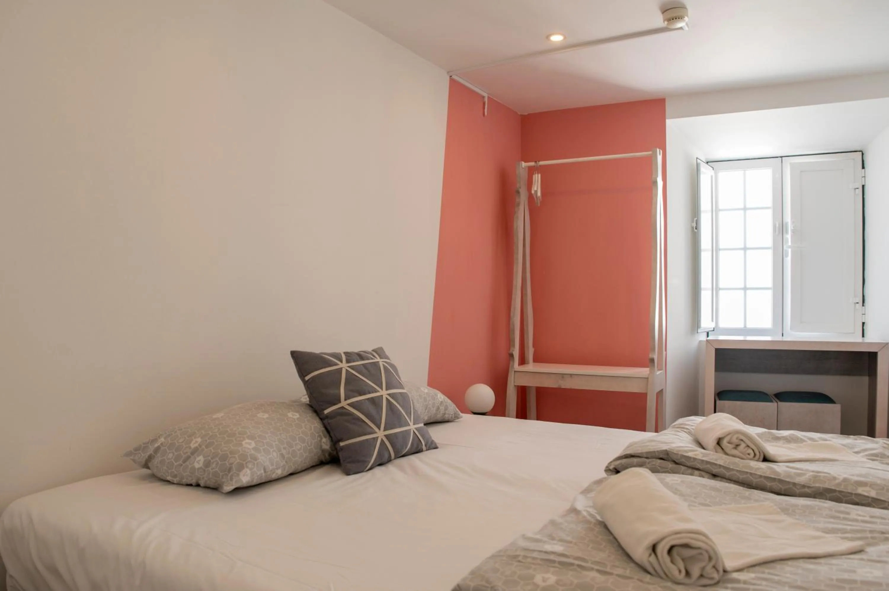 Bed in WOT Peniche Social