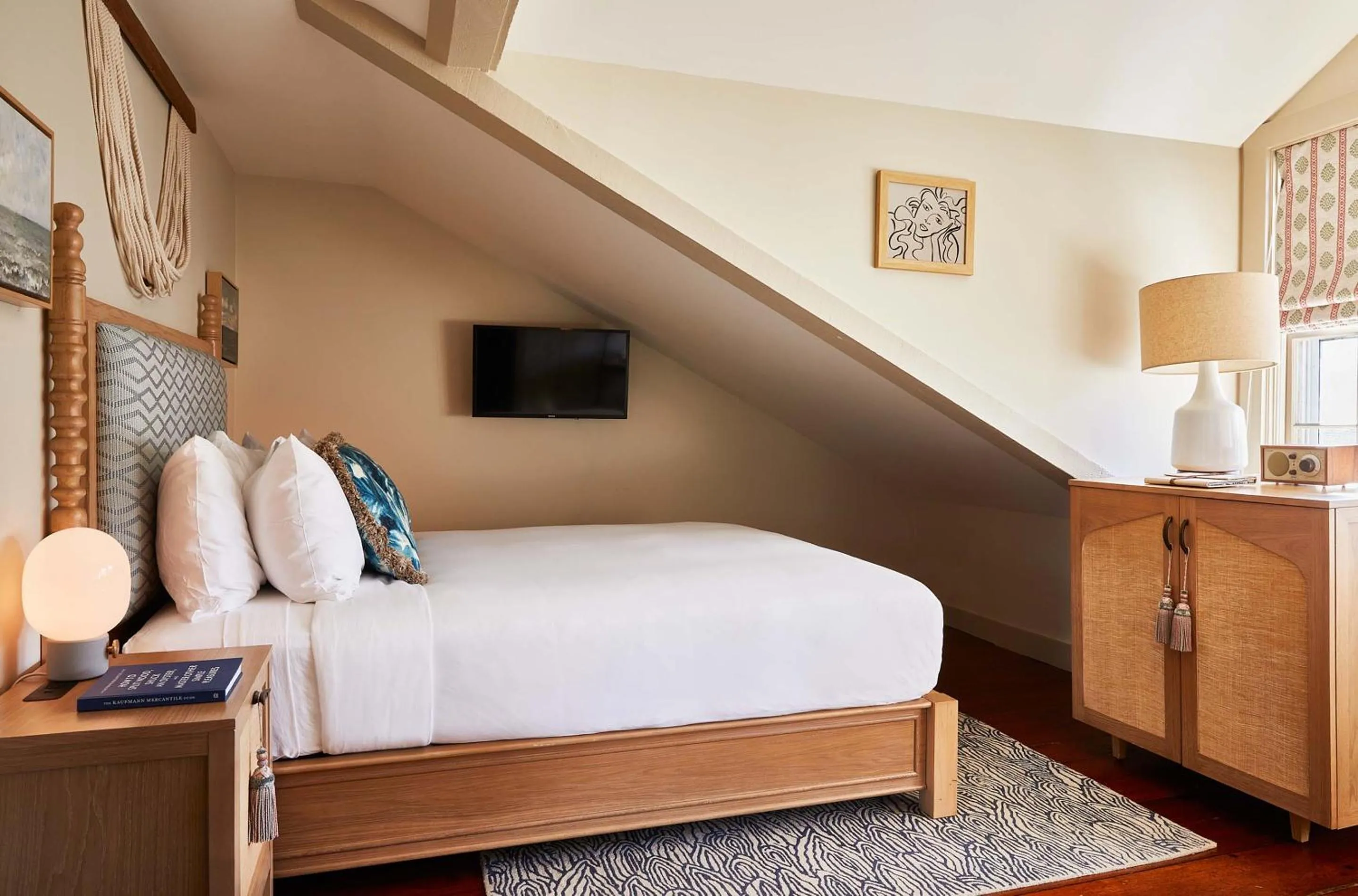 Bed in Faraway Nantucket