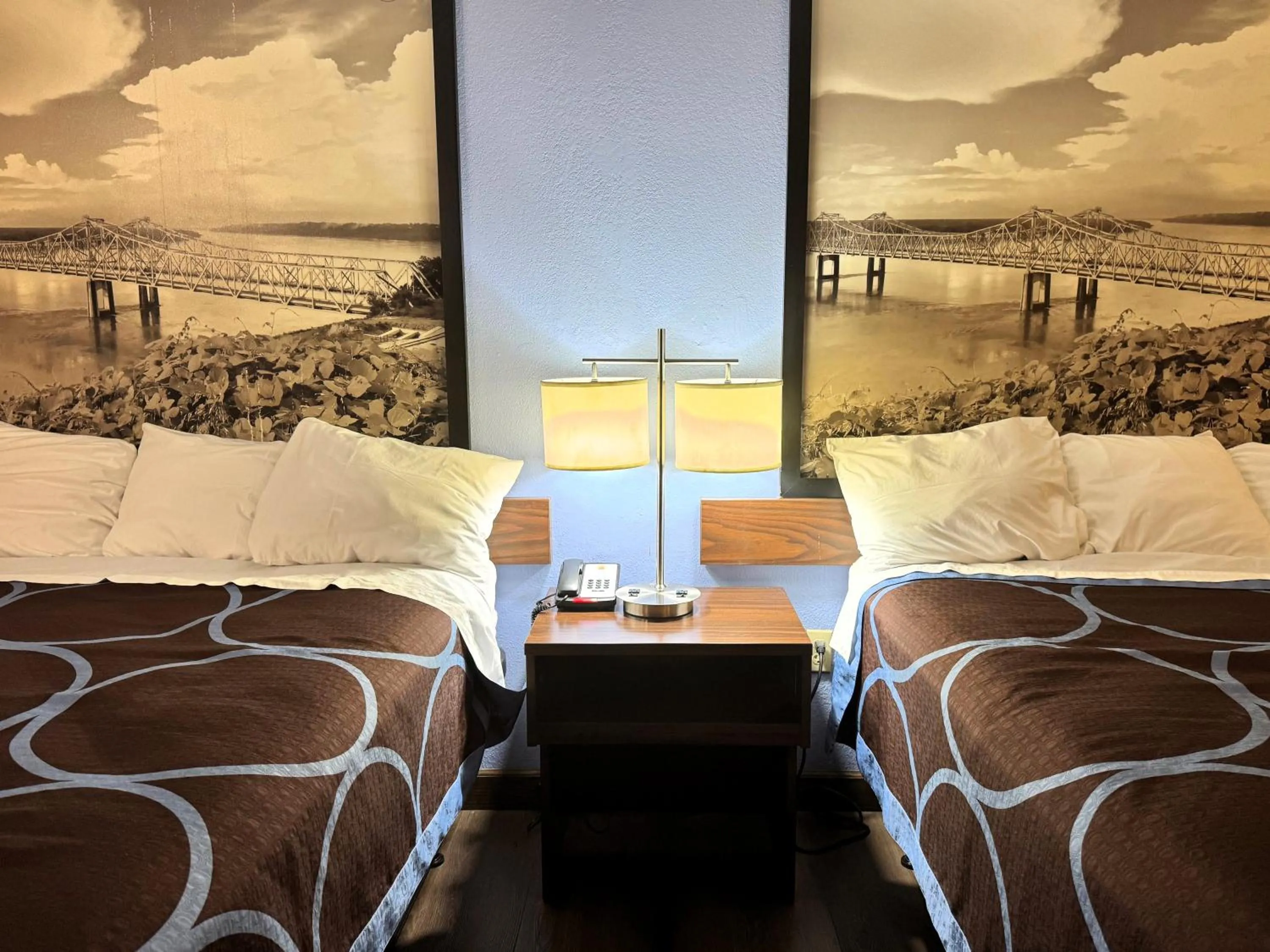 Bed in Super 8 by Wyndham Booneville