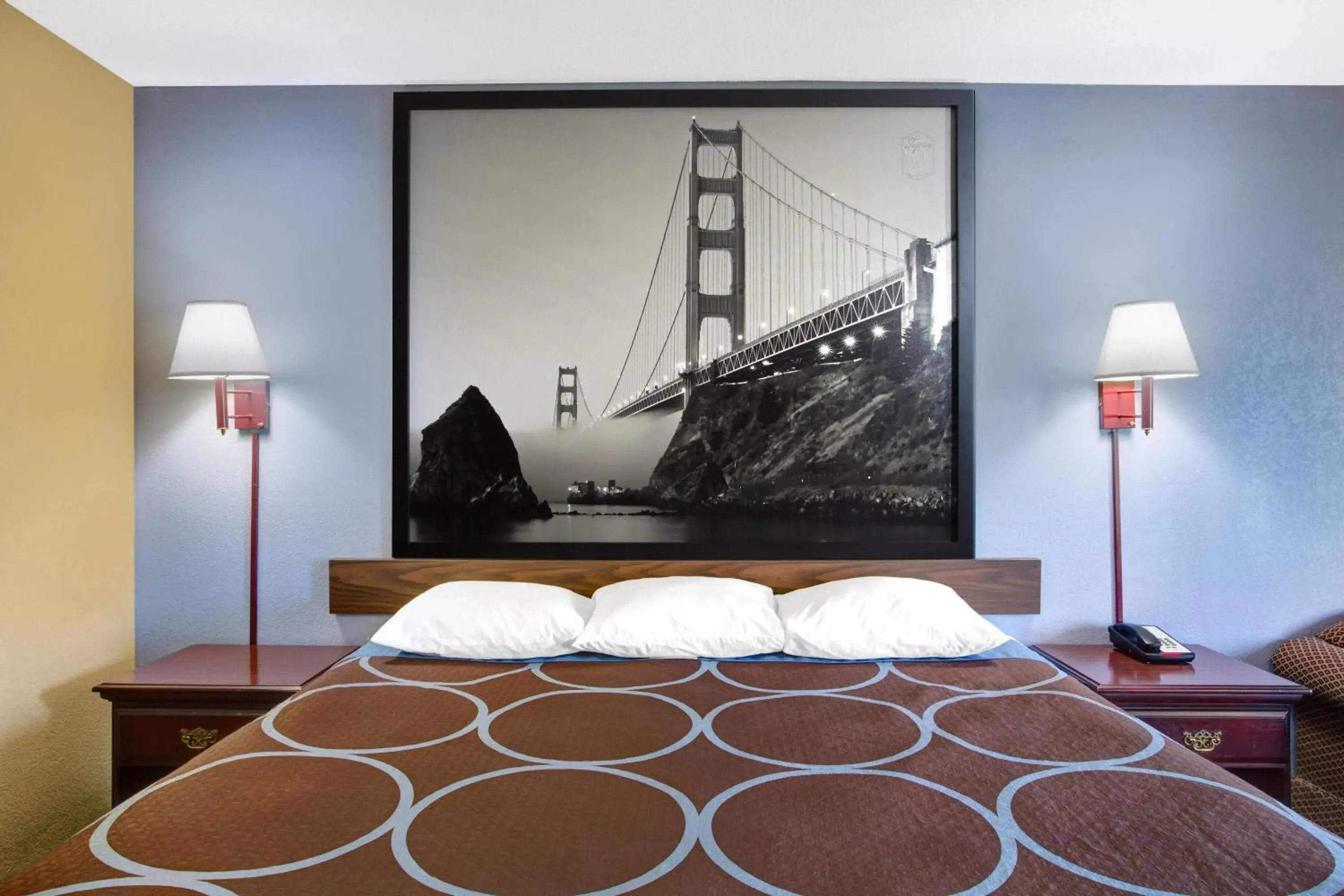 Photo of the whole room, Bed in Super 8 by Wyndham Booneville Photo of the whole room, Bed in Super 8 by Wyndham Booneville