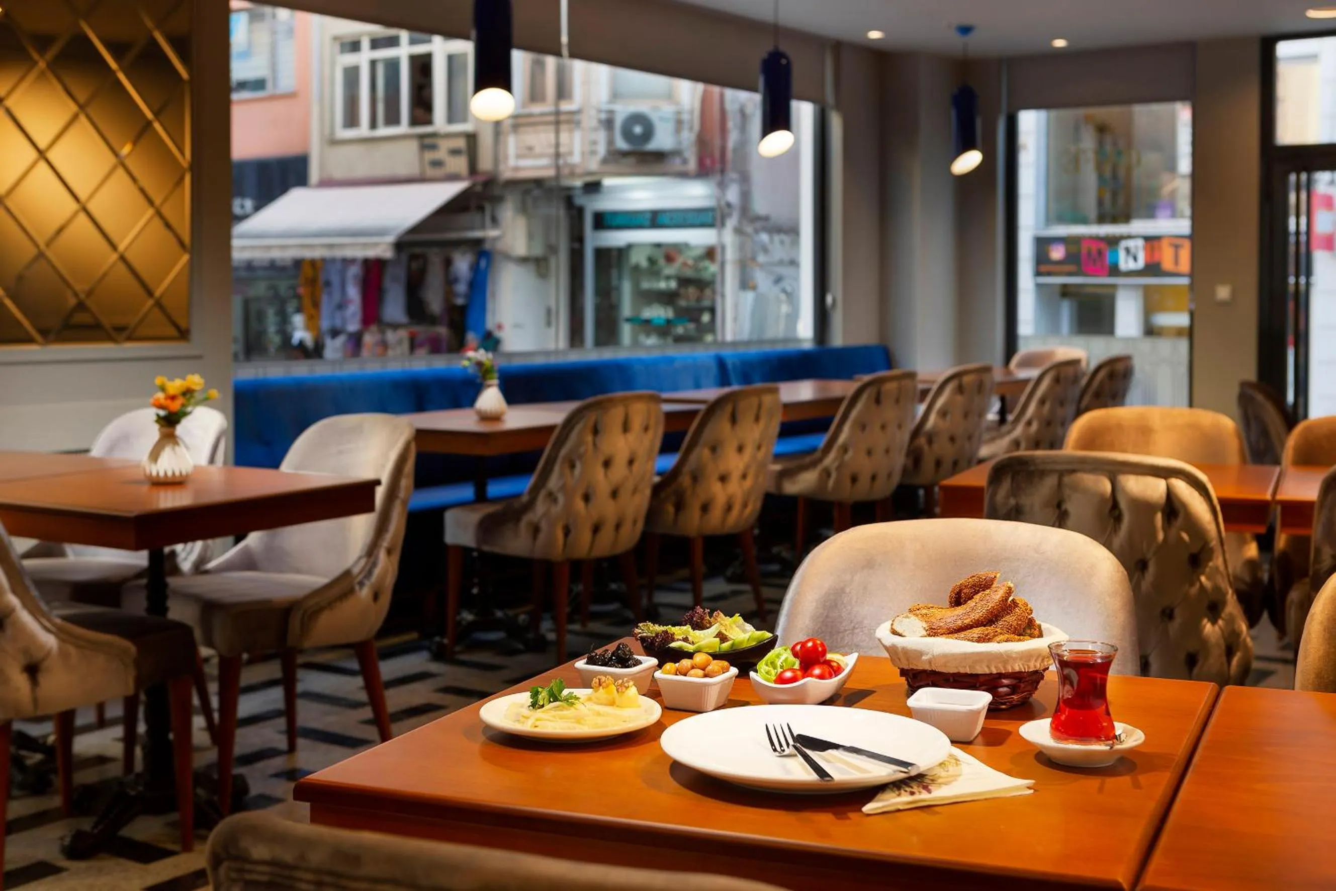 Restaurant/places to eat in Güner Business Hotel