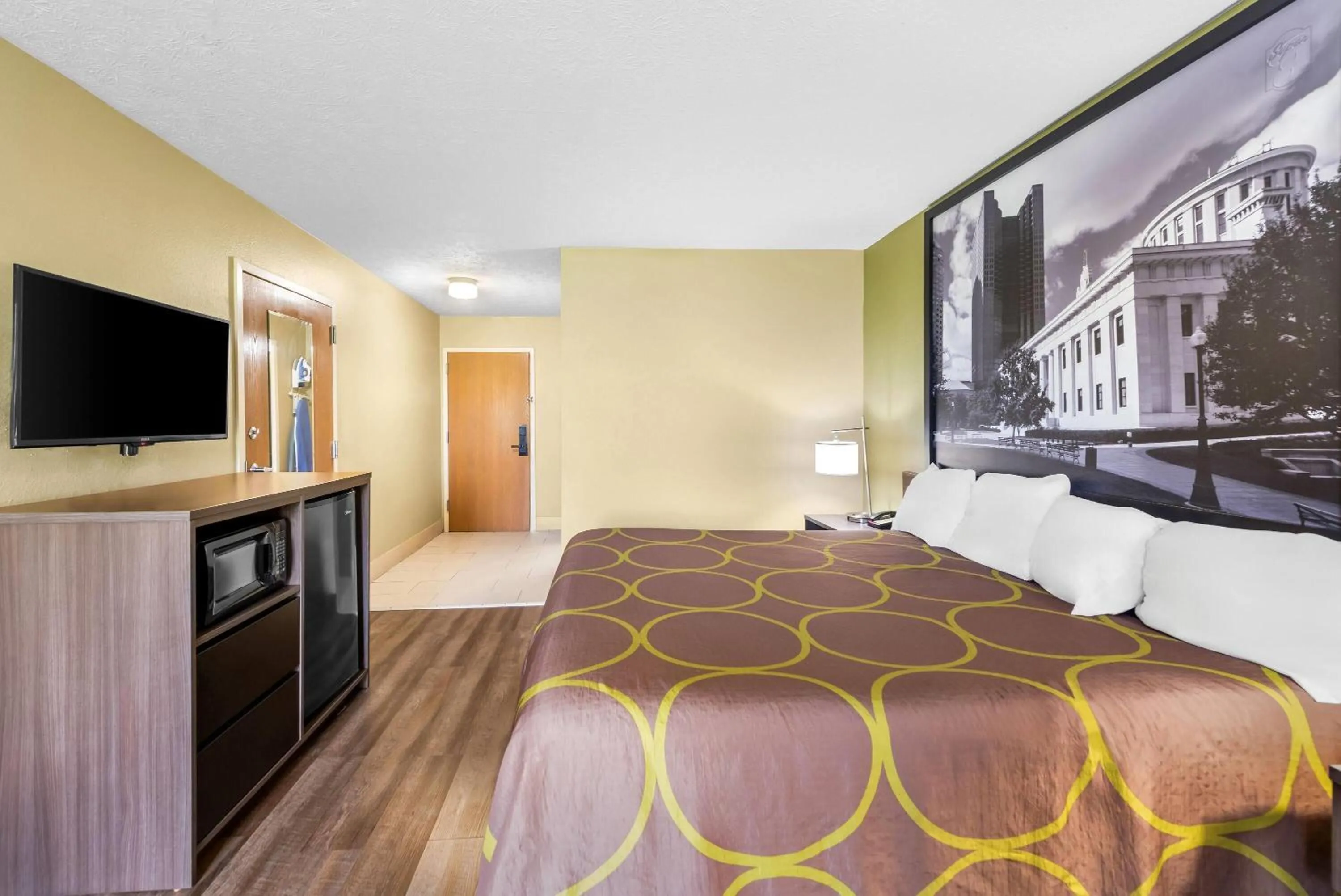 Bed in Super 8 by Wyndham Bellefontaine