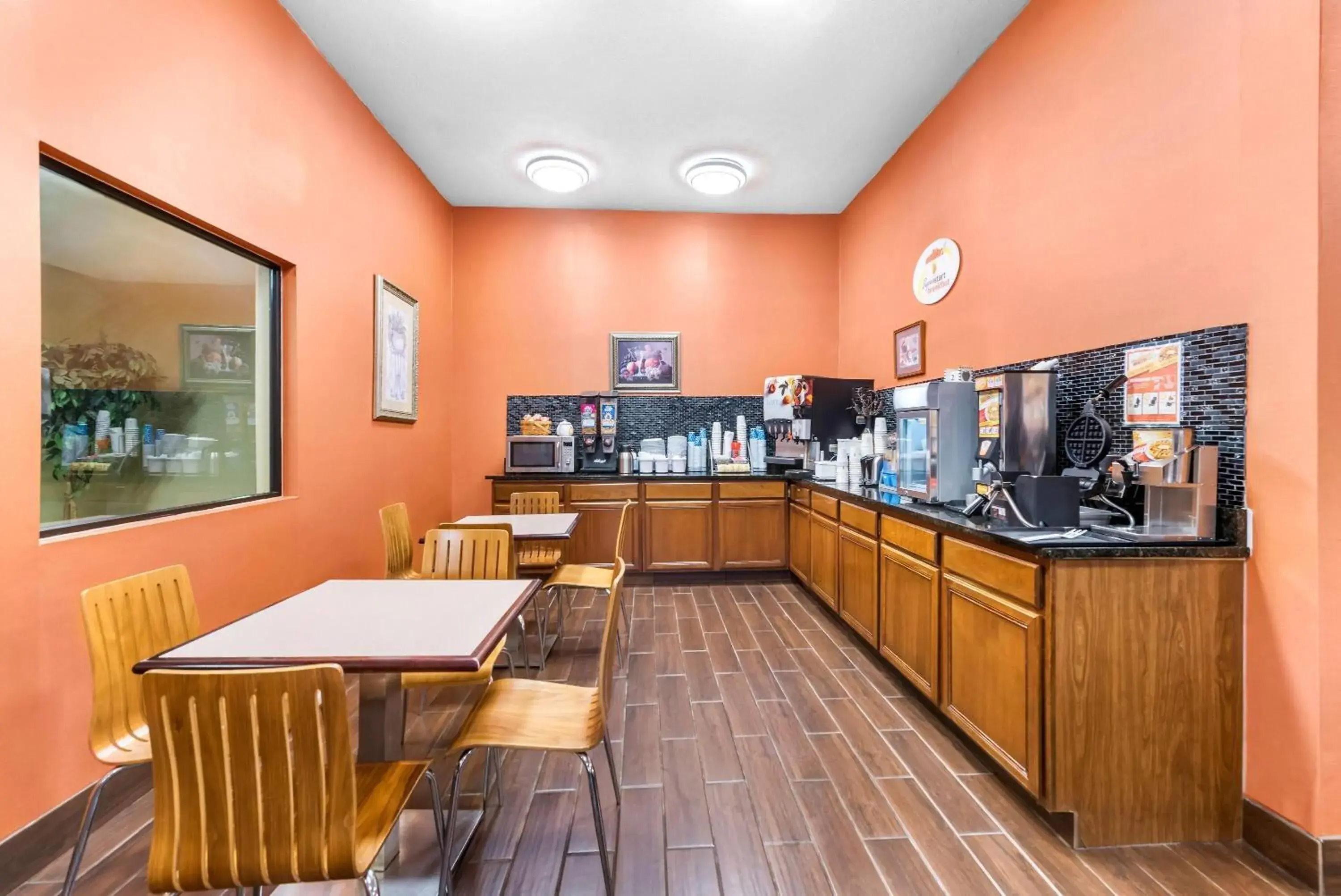 Restaurant/places to eat in Super 8 by Wyndham Bellefontaine Restaurant/places to eat in Super 8 by Wyndham Bellefontaine