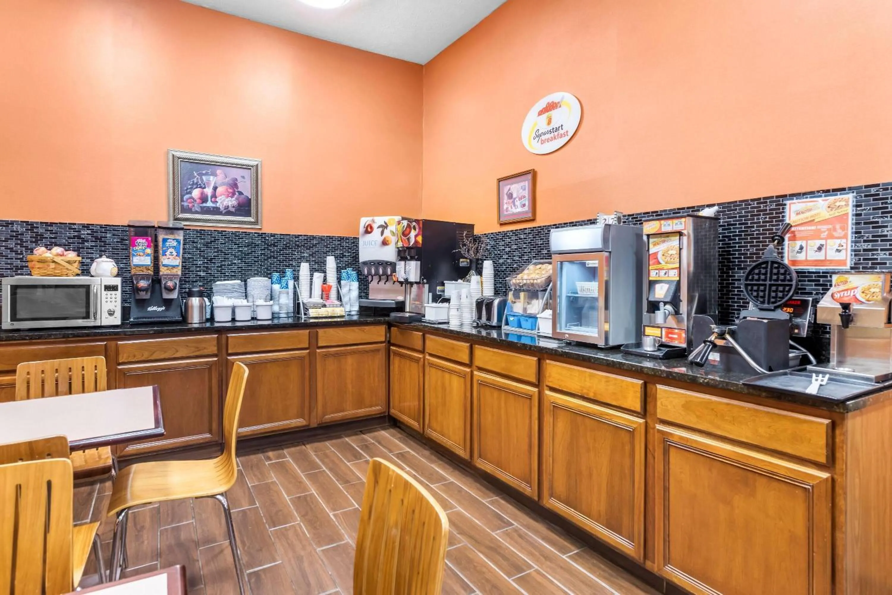 Property building in Super 8 by Wyndham Bellefontaine