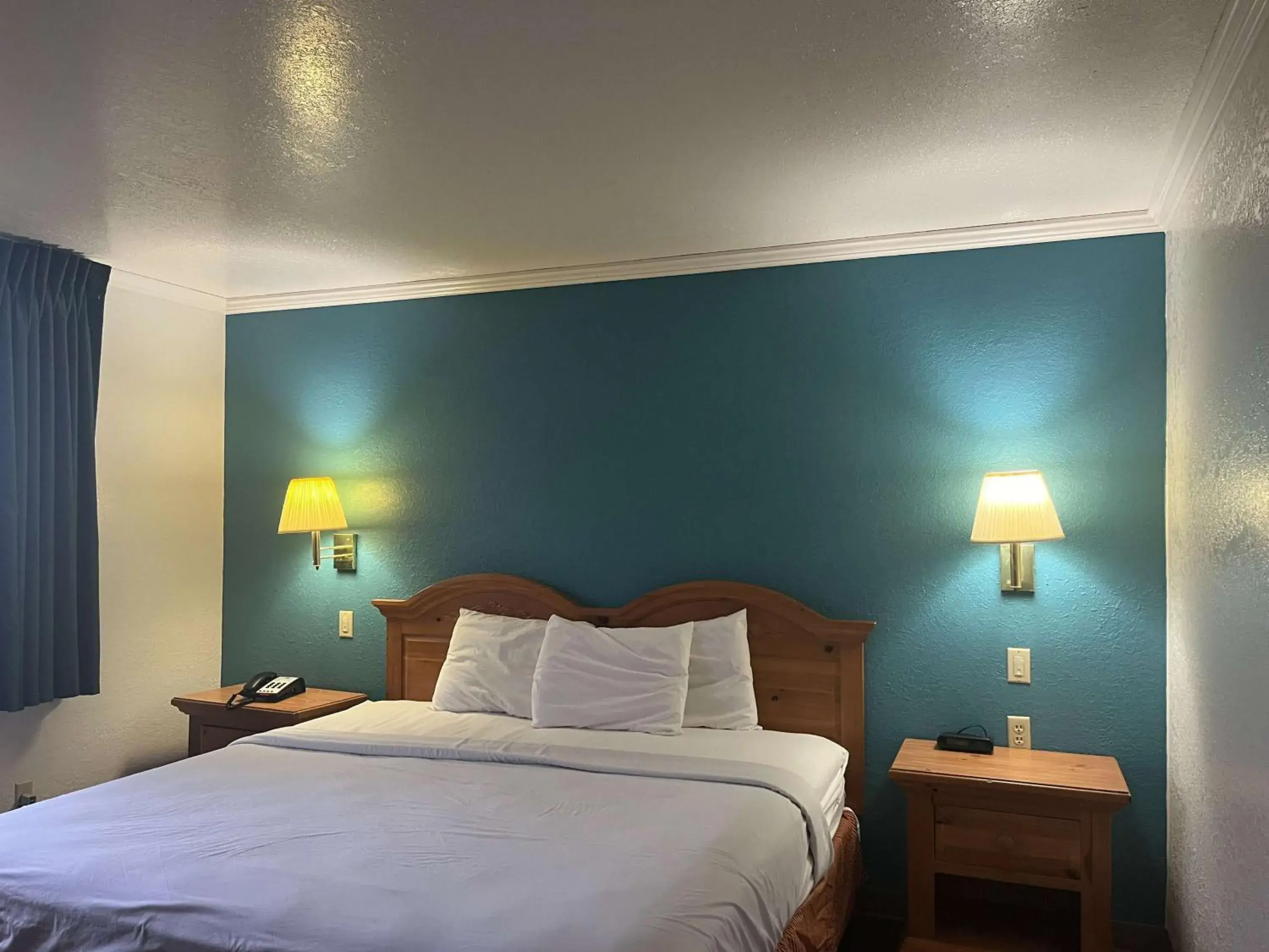 Photo of the whole room, Bed in Motel 6 Portland, IN Photo of the whole room, Bed in Motel 6 Portland, IN