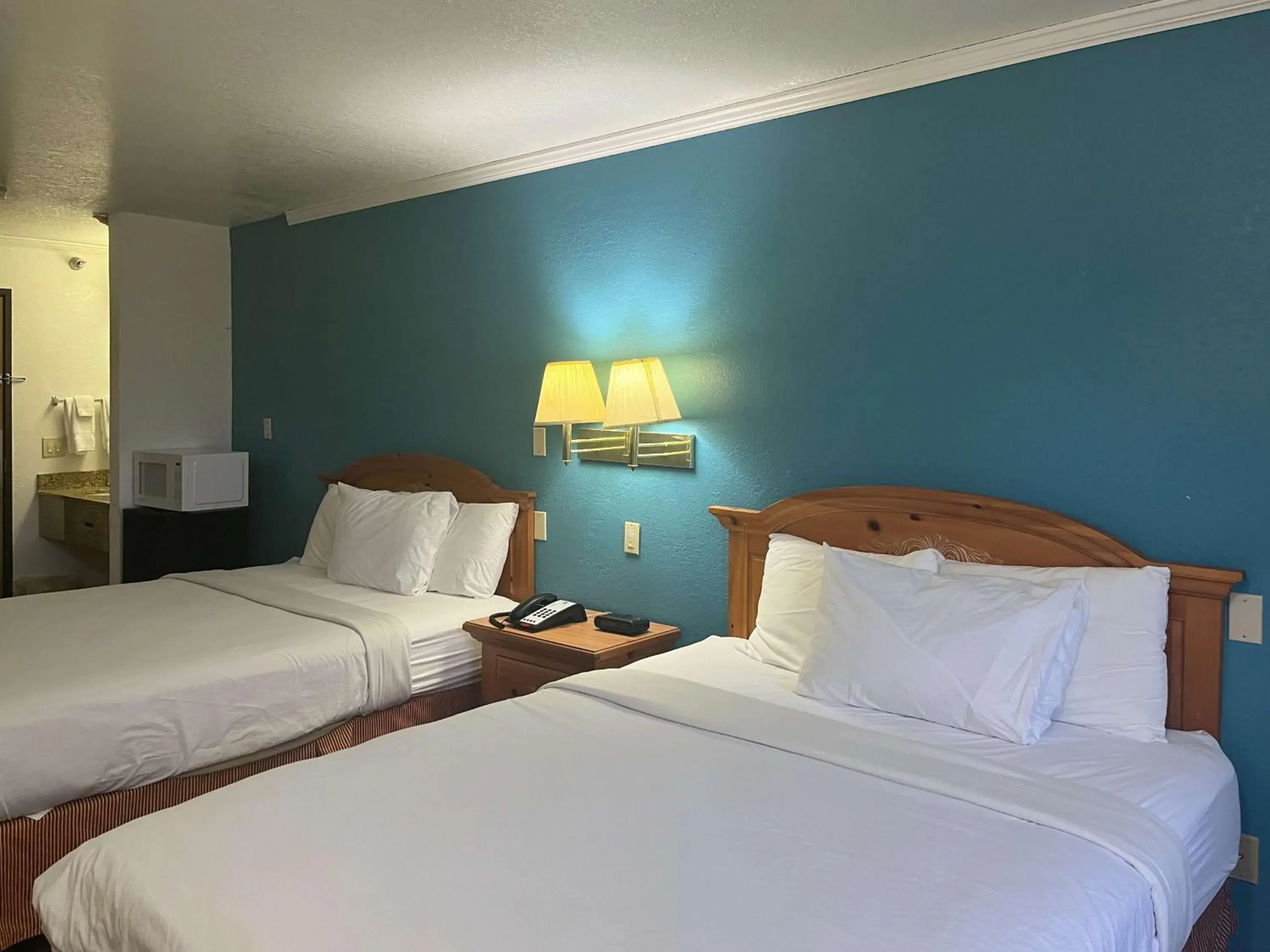 Photo of the whole room, Bed in Motel 6 Portland, IN Photo of the whole room, Bed in Motel 6 Portland, IN