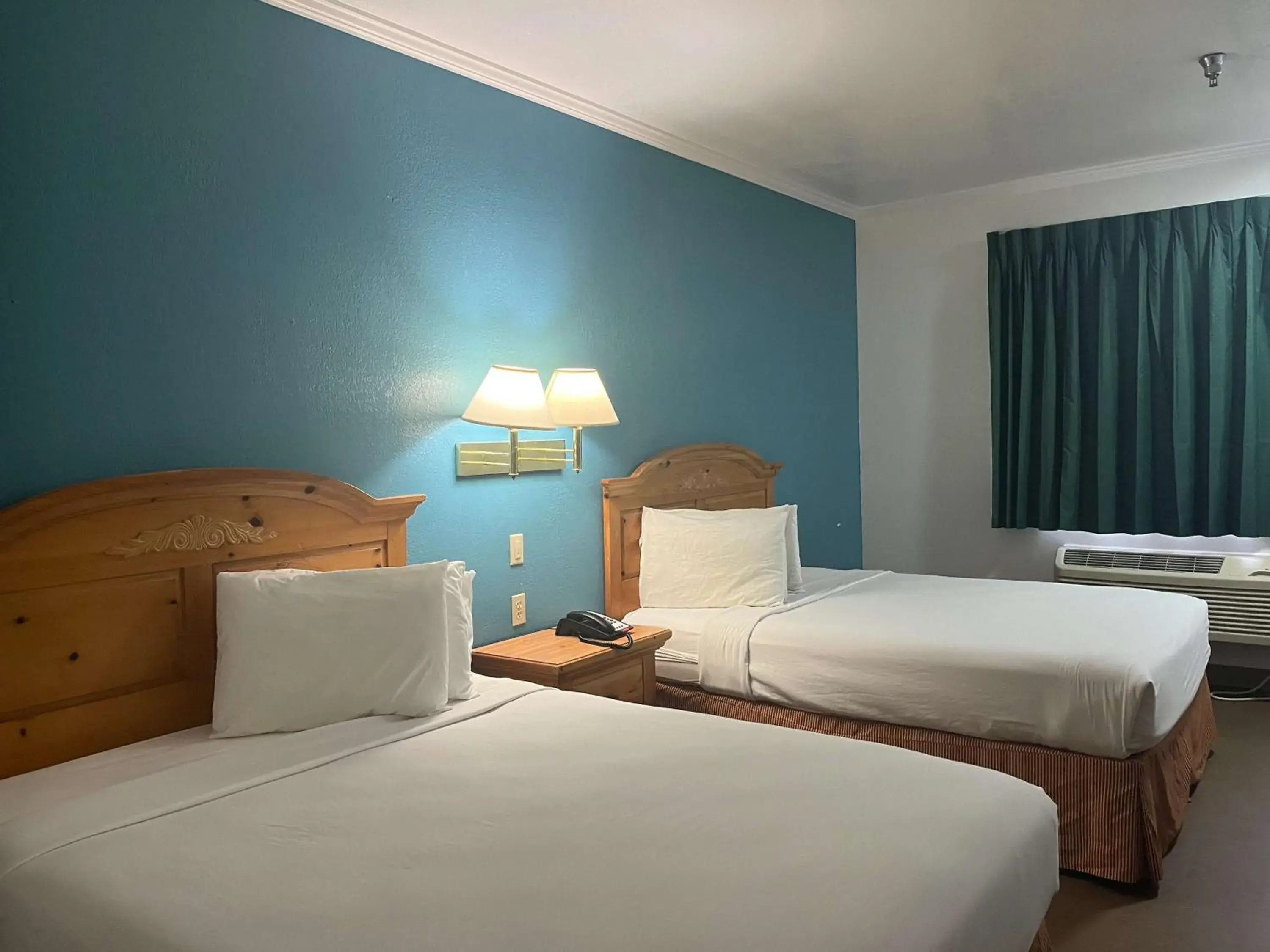 Photo of the whole room, Bed in Motel 6 Portland, IN Photo of the whole room, Bed in Motel 6 Portland, IN