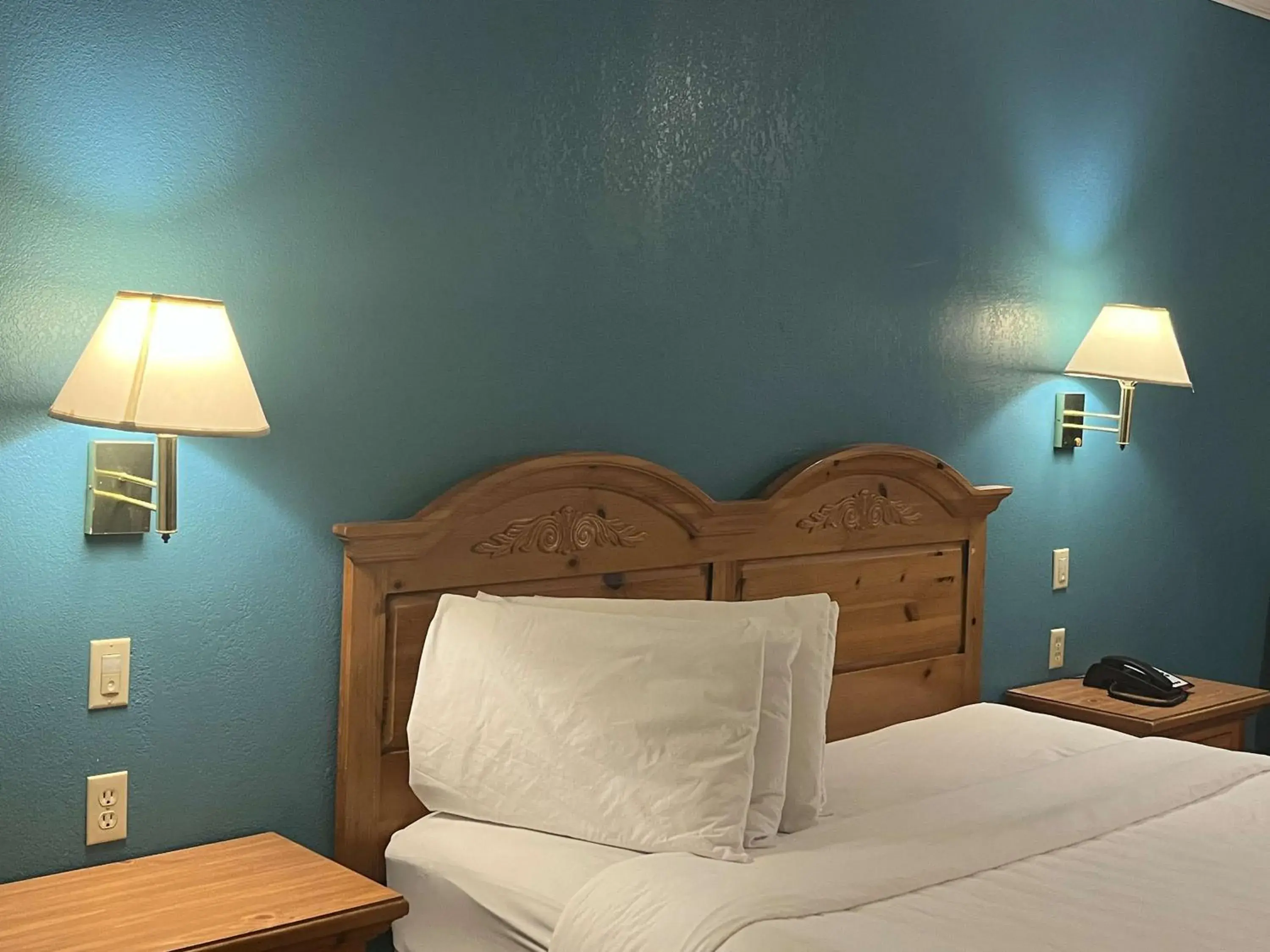 Queen Room - Disability Access - Non-Smoking in Motel 6 Portland, IN Queen Room - Disability Access - Non-Smoking in Motel 6 Portland, IN