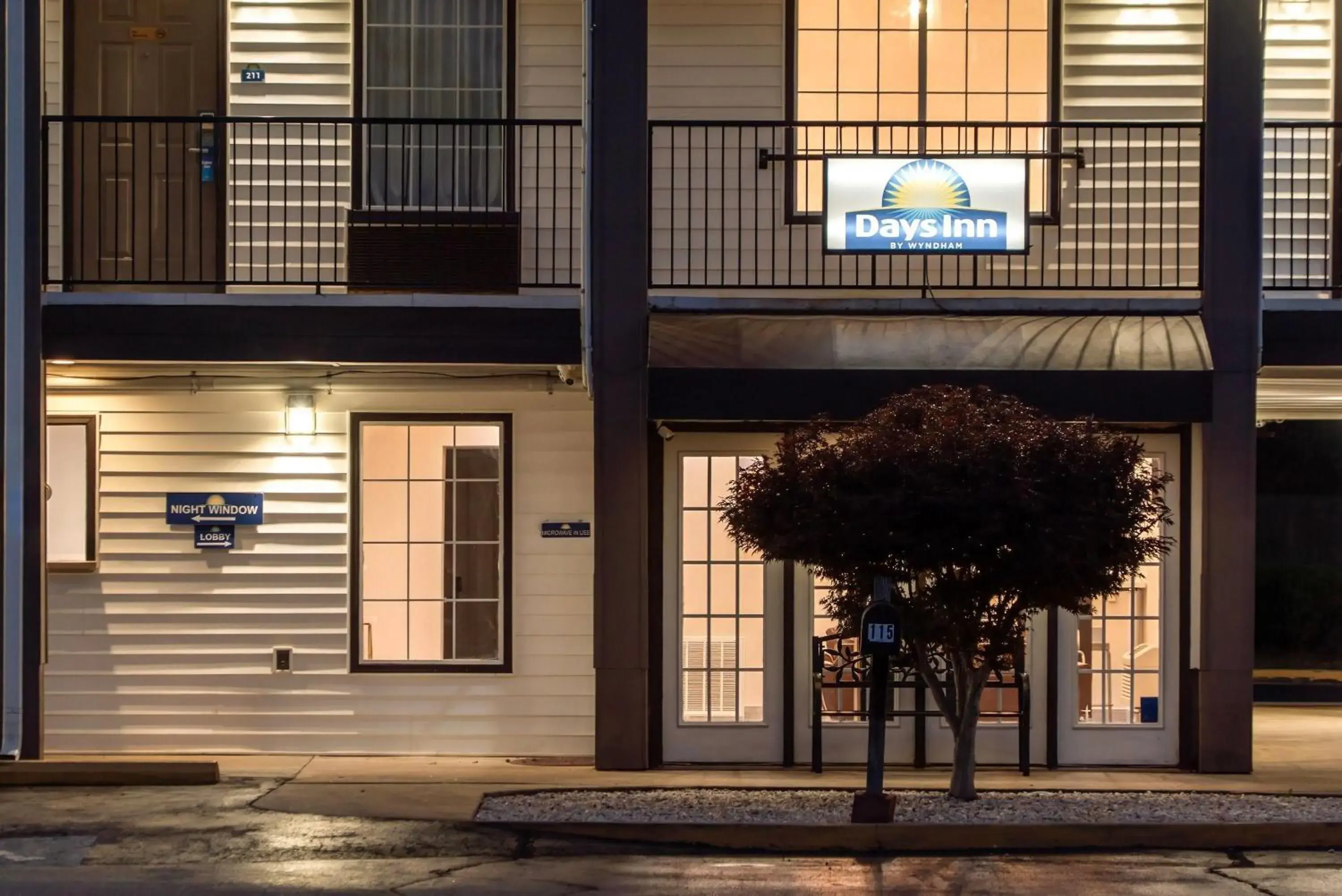 Property building in Days Inn by Wyndham Spartanburg Property building in Days Inn by Wyndham Spartanburg