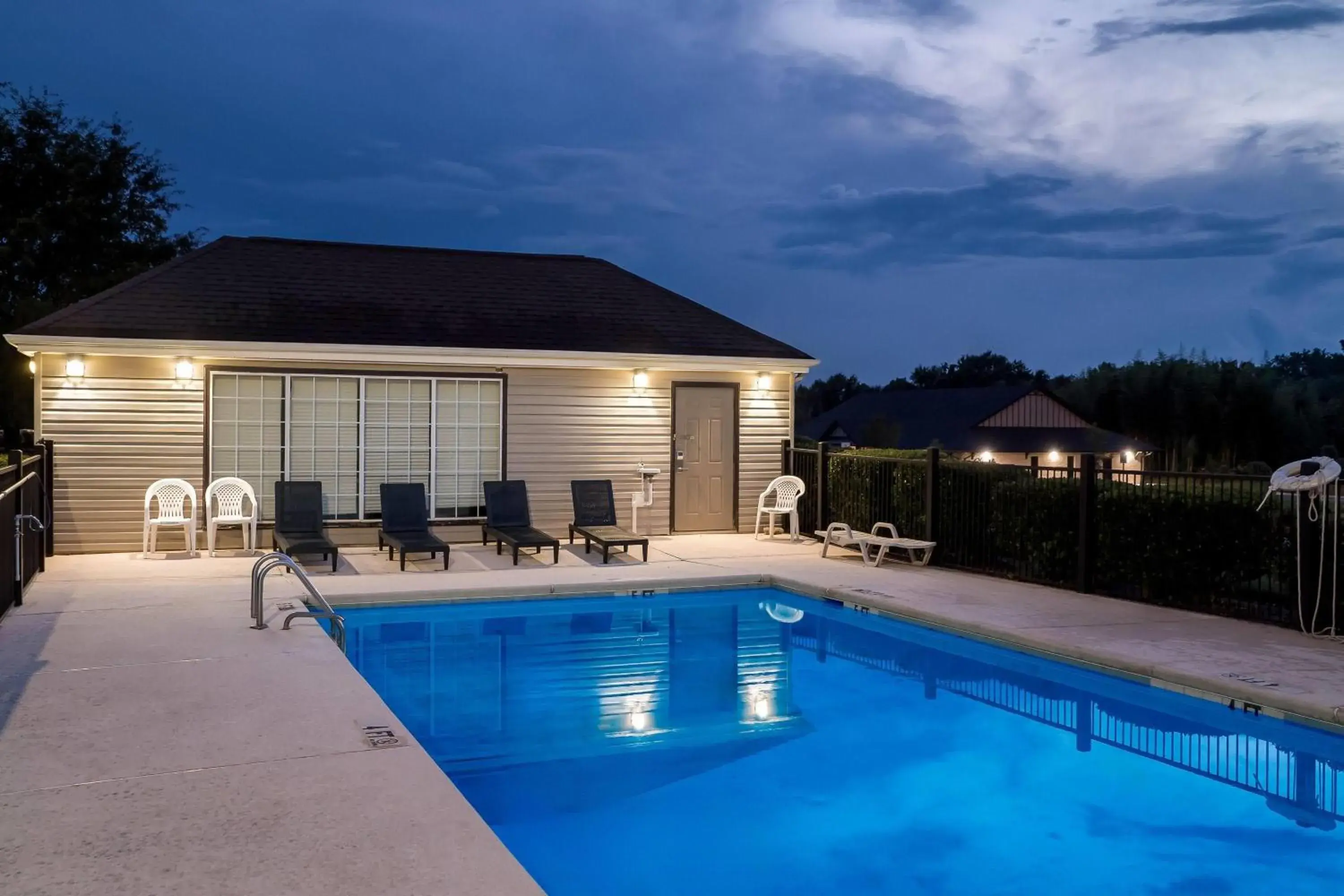 Swimming pool in Days Inn by Wyndham Spartanburg Swimming pool in Days Inn by Wyndham Spartanburg