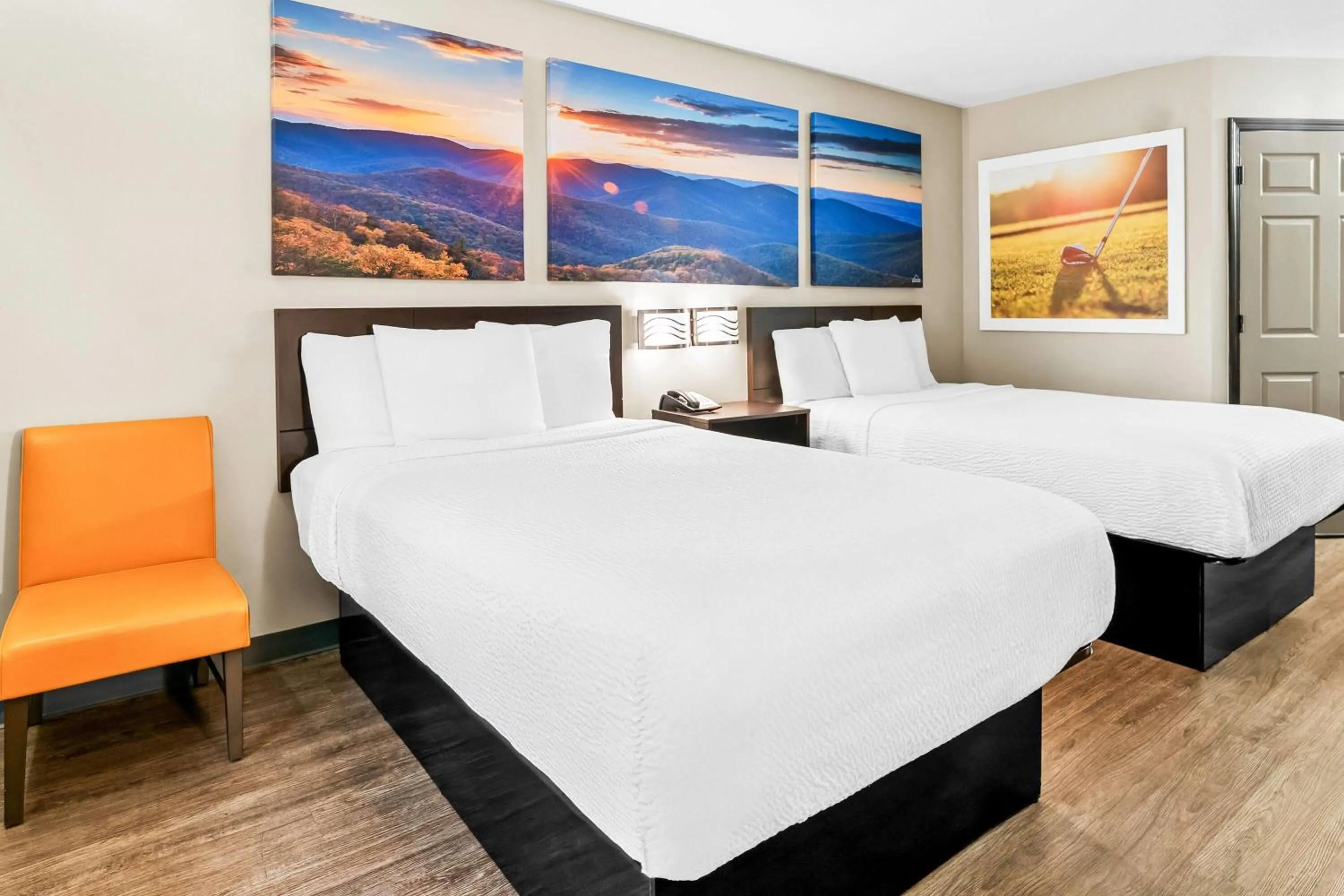 Bed in Days Inn by Wyndham Spartanburg