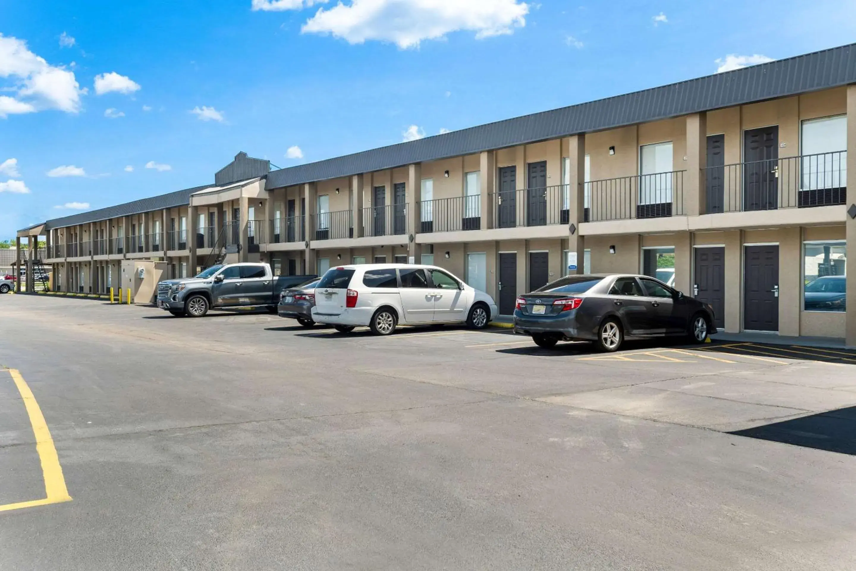 Property building in Rodeway Inn Oxford Property building in Rodeway Inn Oxford