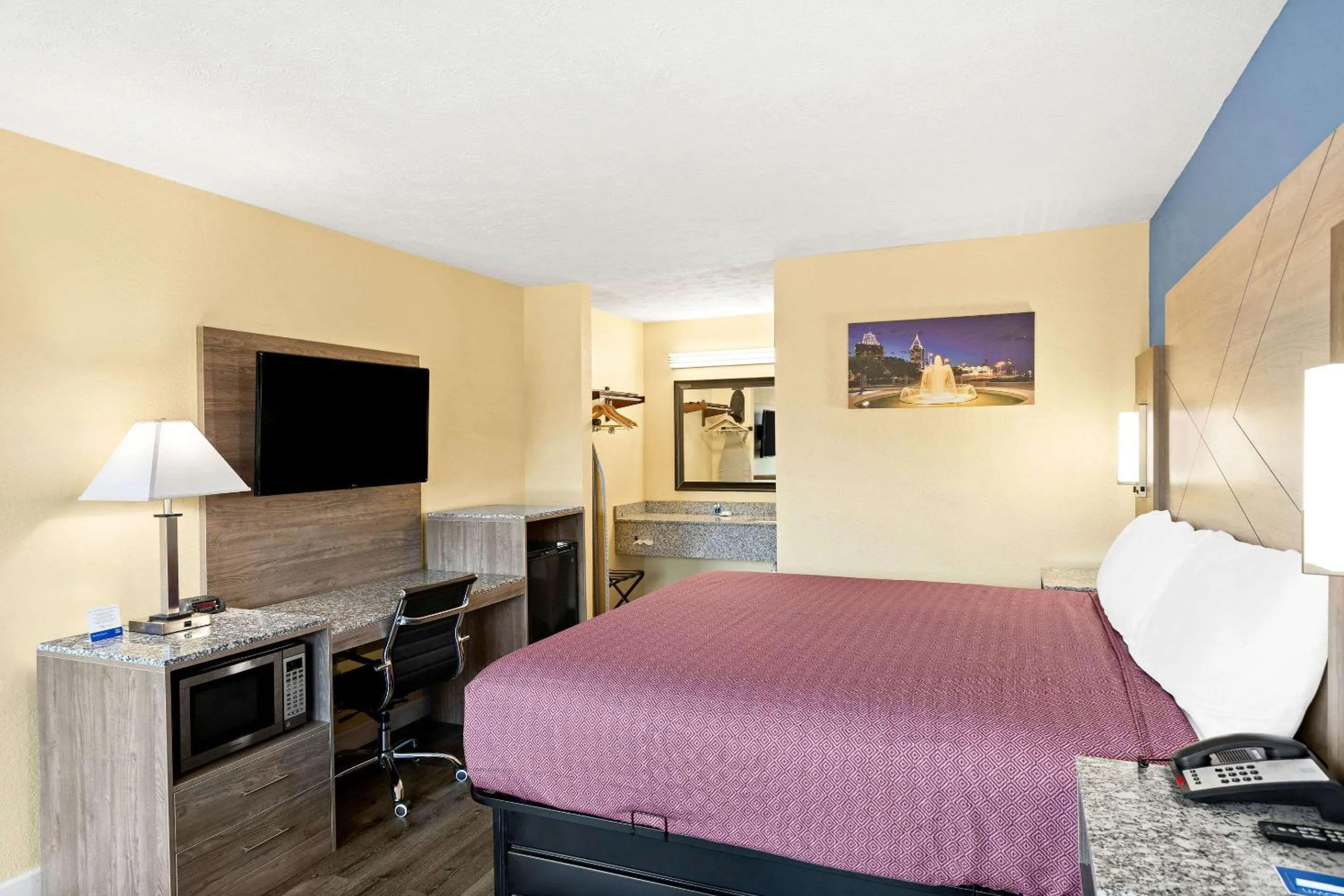 TV and multimedia, Bed in Rodeway Inn Oxford