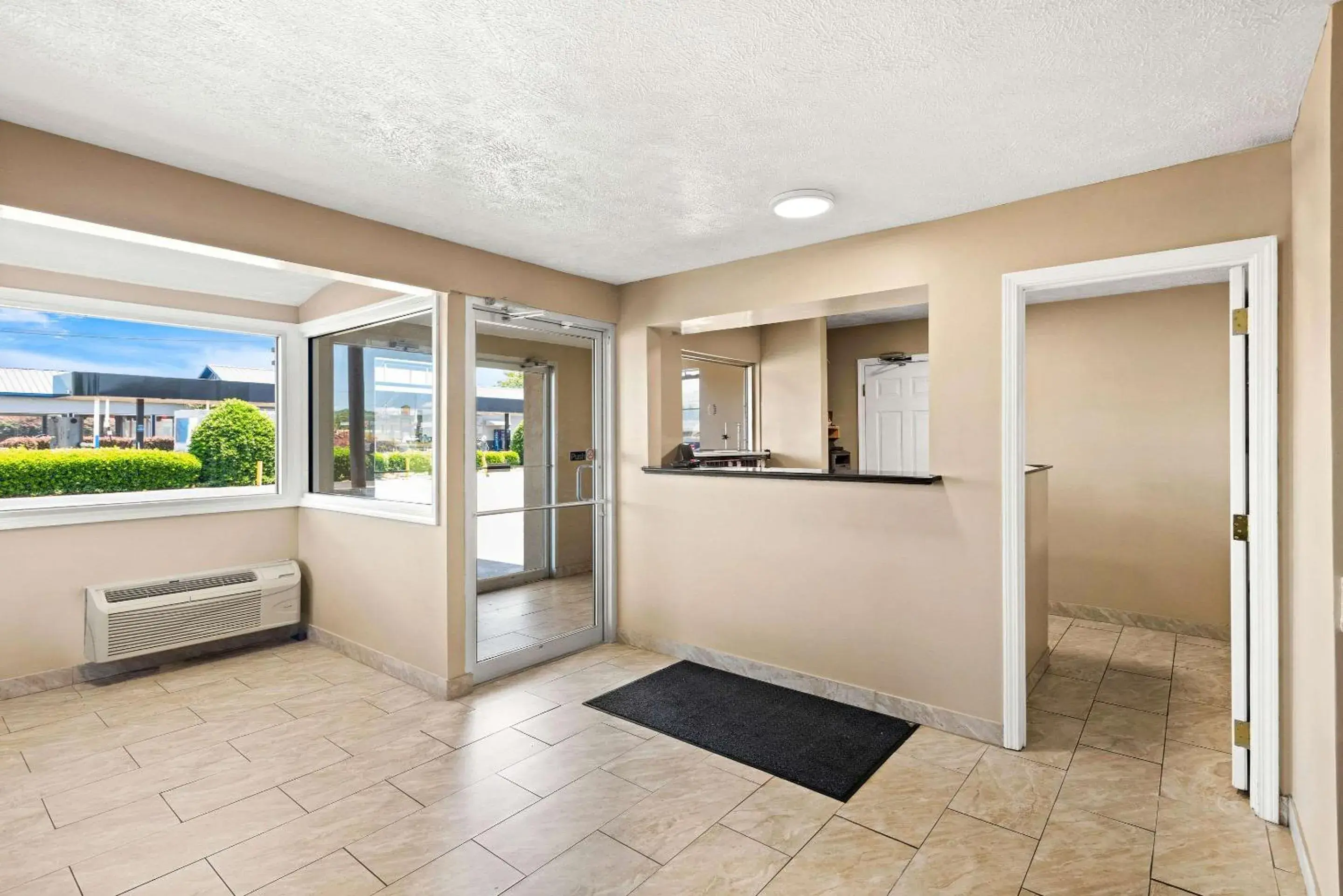 Lobby or reception in Rodeway Inn Oxford Lobby or reception in Rodeway Inn Oxford