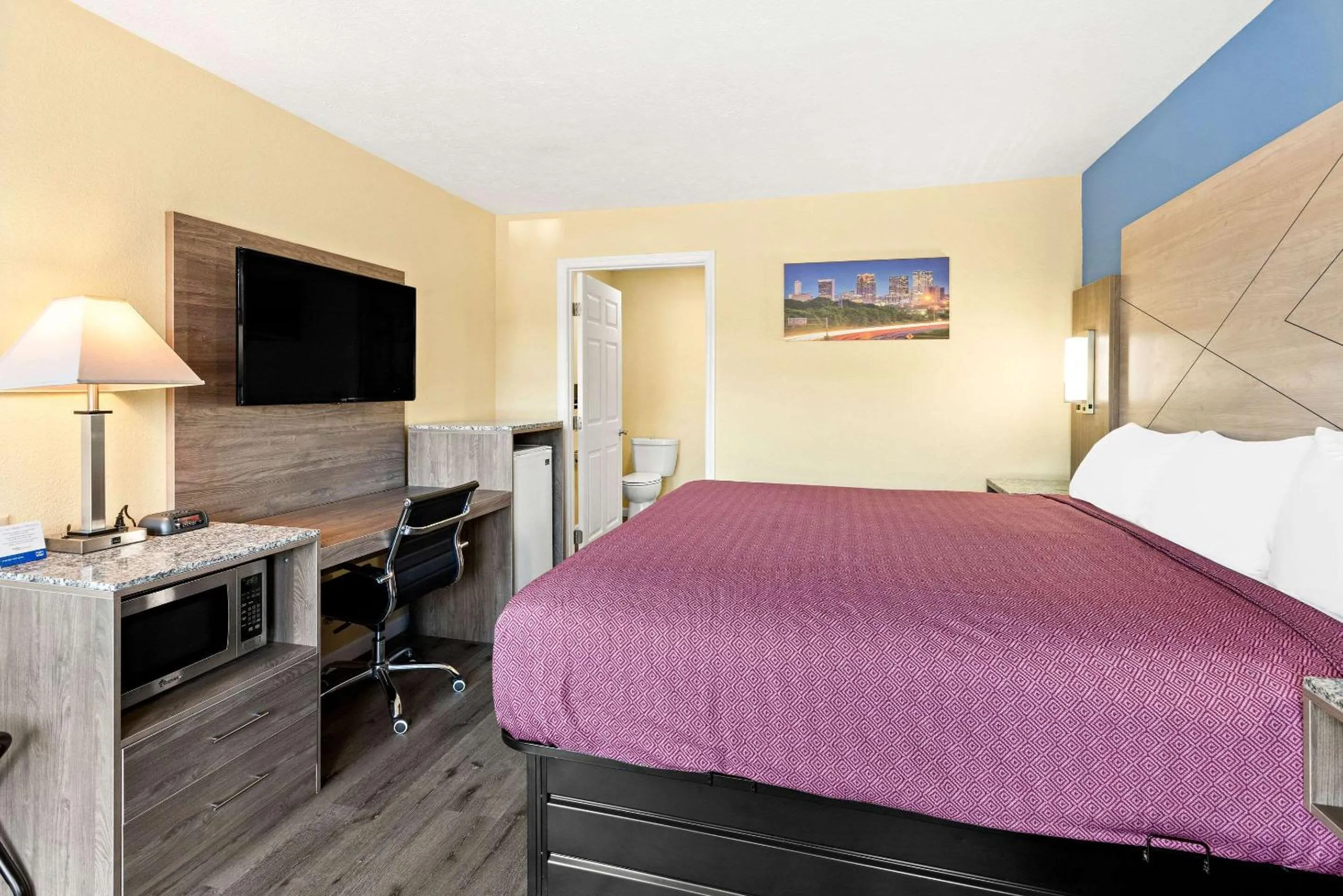 Bed in Rodeway Inn Oxford