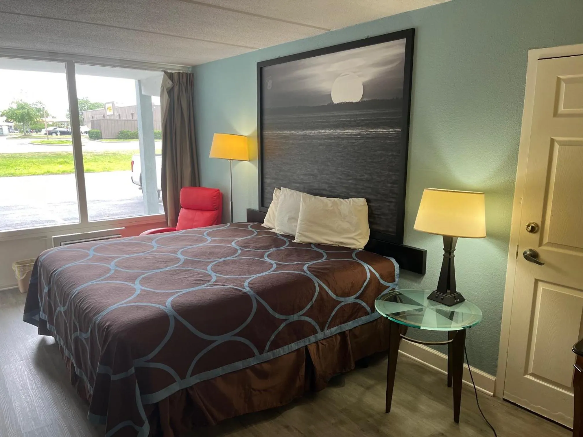 Bed in Super 8 By Wyndham Kingsland I-95 Naval Base Area