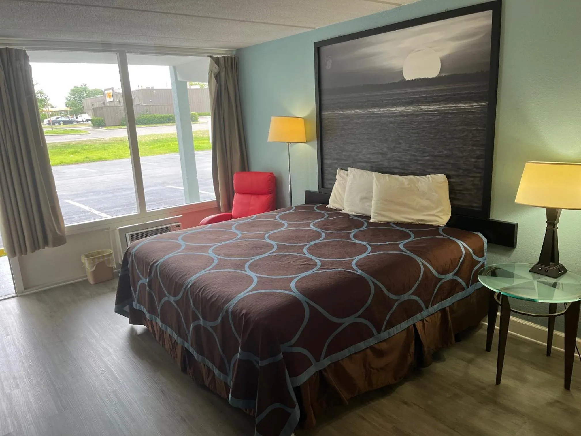 Bed in Super 8 By Wyndham Kingsland I-95 Naval Base Area