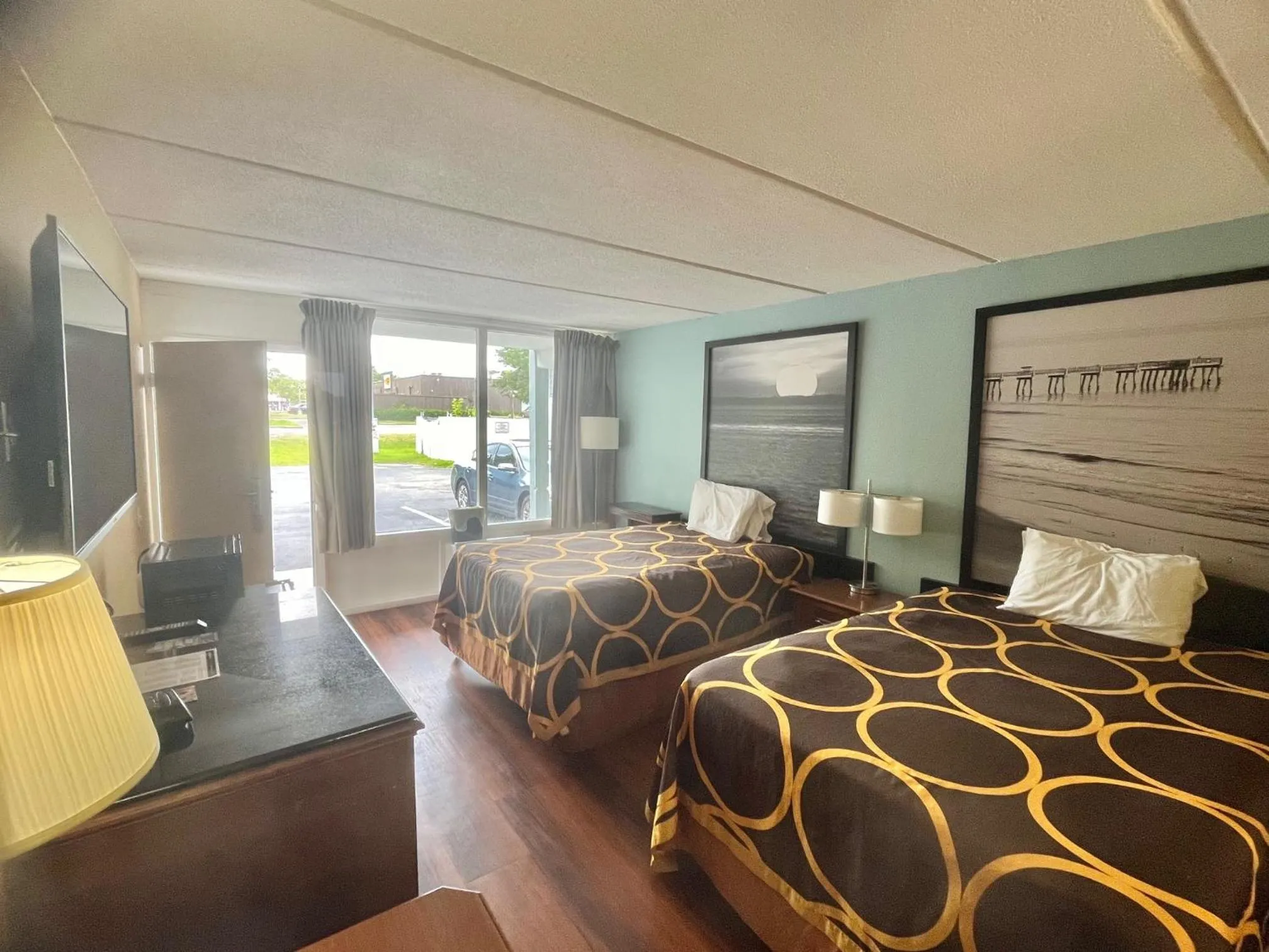 Bed in Super 8 By Wyndham Kingsland I-95 Naval Base Area