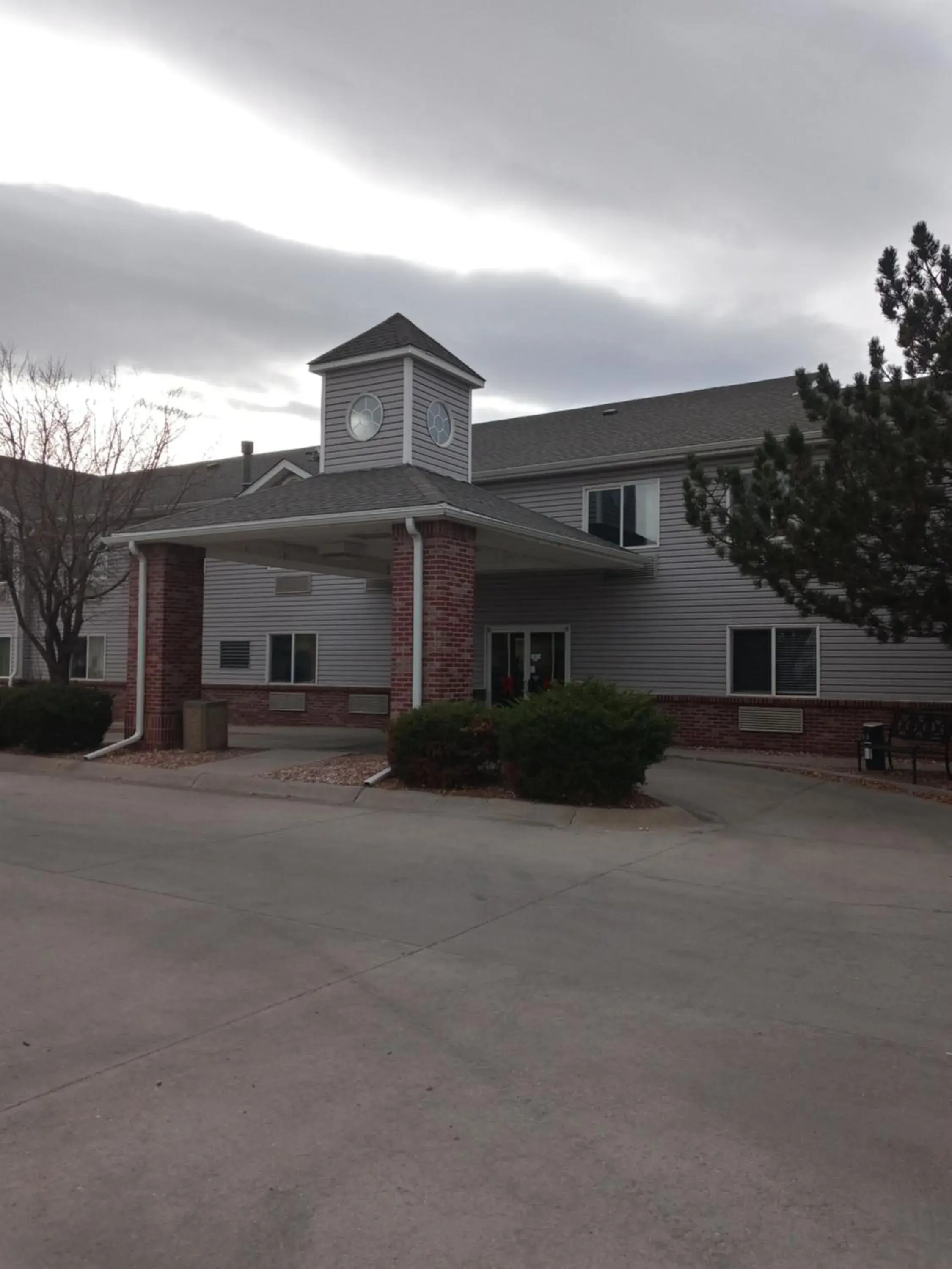 Property building in Super 8 by Wyndham Windsor Property building in Super 8 by Wyndham Windsor