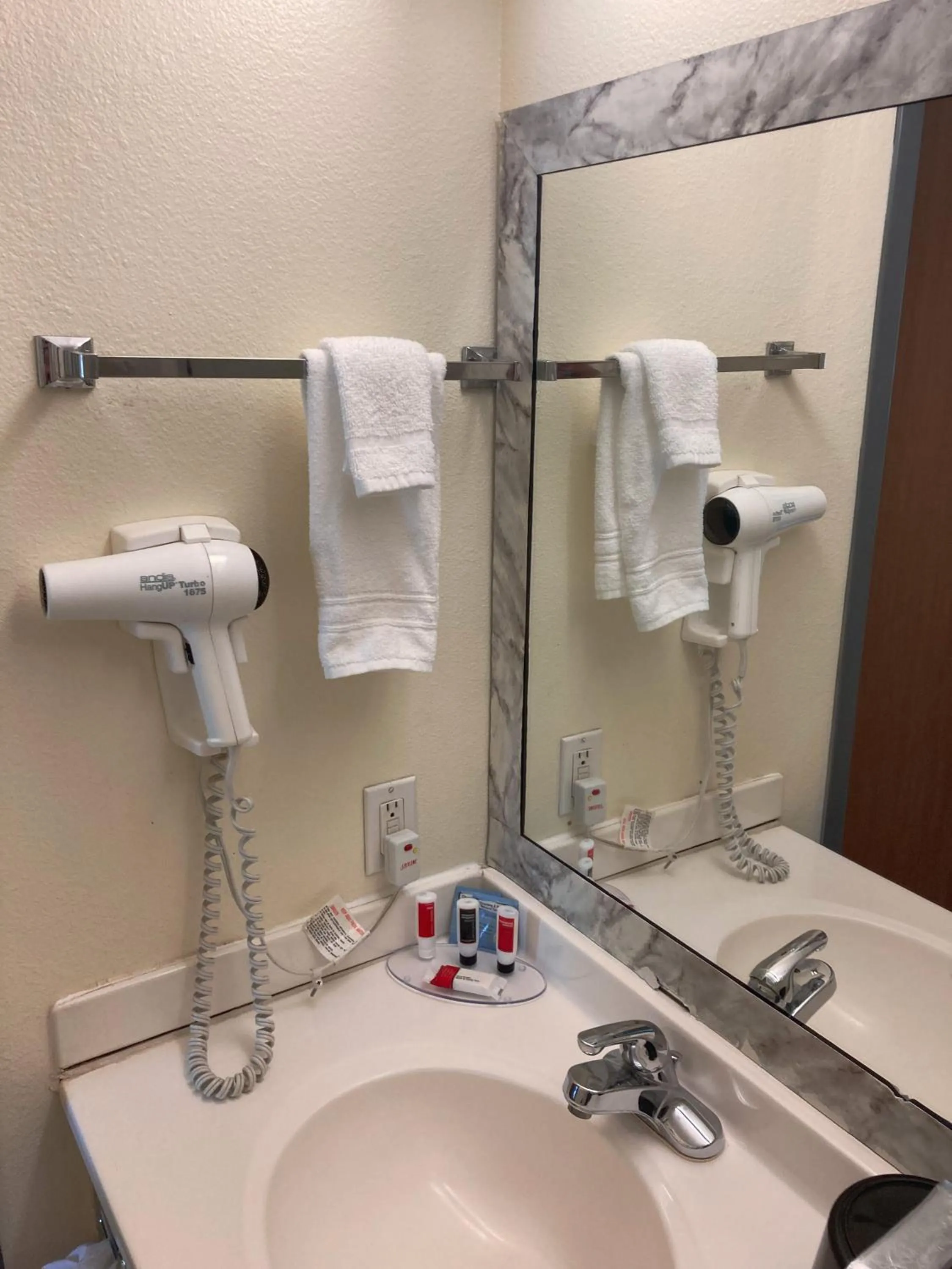 Bathroom in Super 8 by Wyndham Windsor