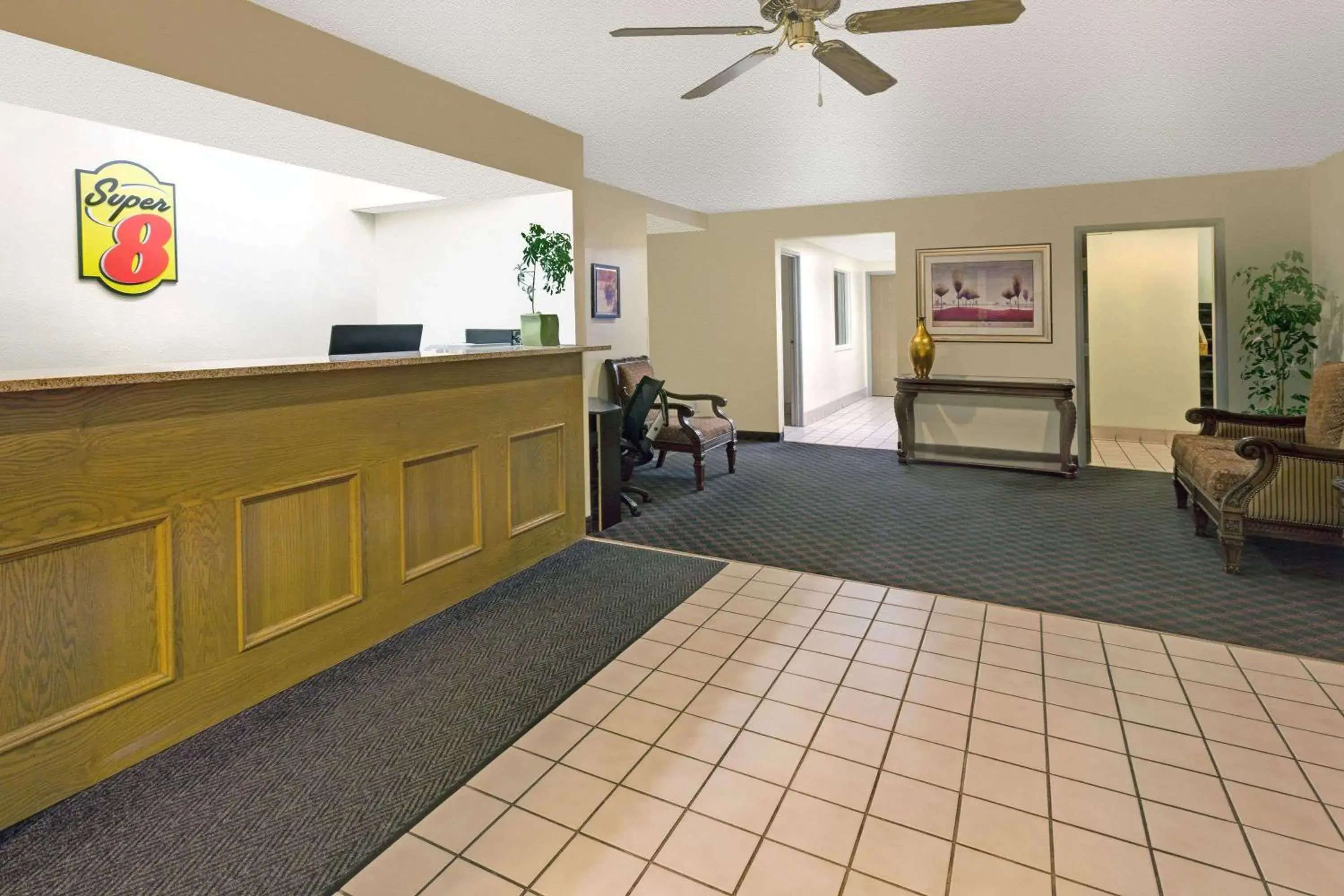 Lobby or reception in Super 8 by Wyndham Windsor Lobby or reception in Super 8 by Wyndham Windsor