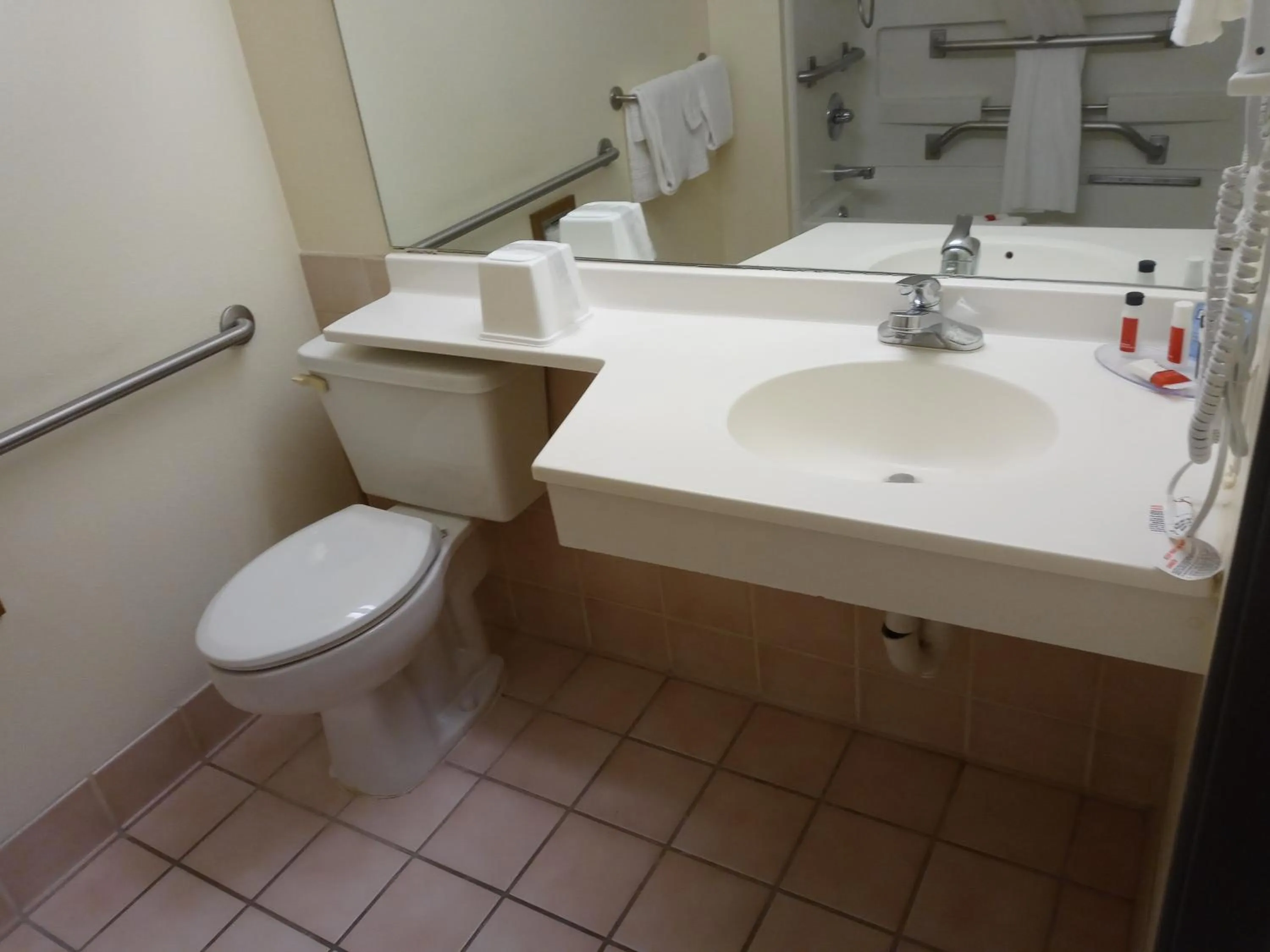 Bathroom in Super 8 by Wyndham Windsor