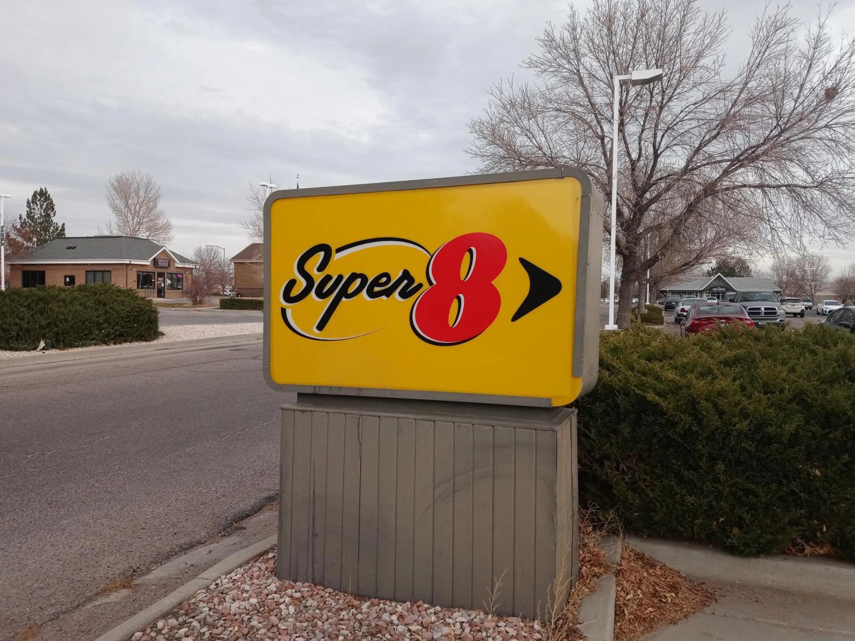 Logo/Certificate/Sign in Super 8 by Wyndham Windsor