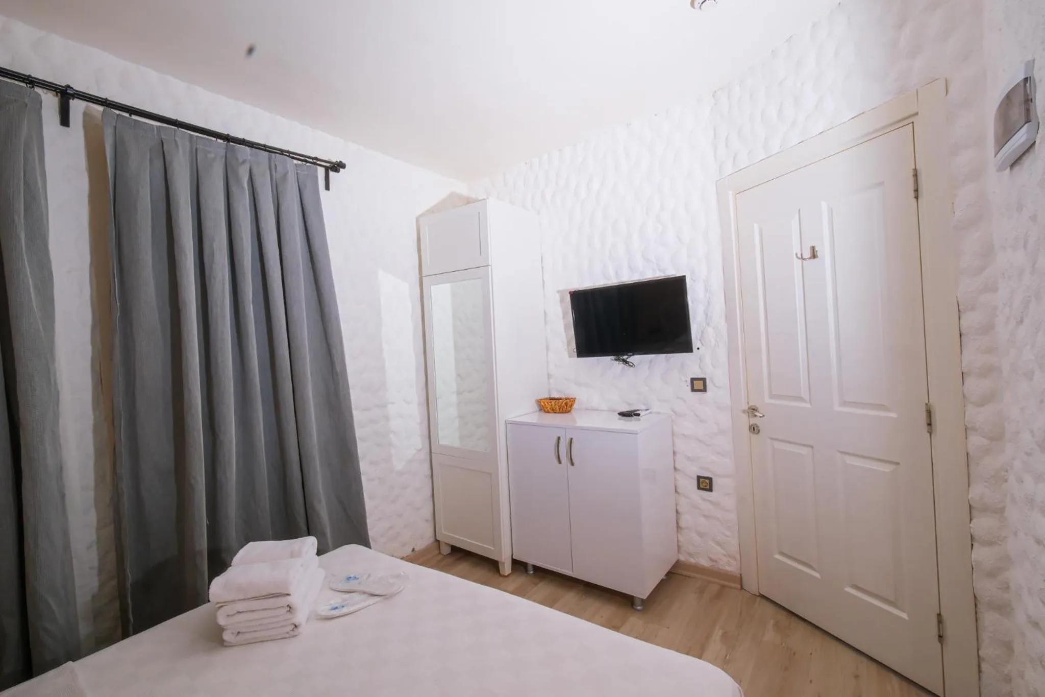 TV and multimedia, Bed in Kybele Suites Alaçatı