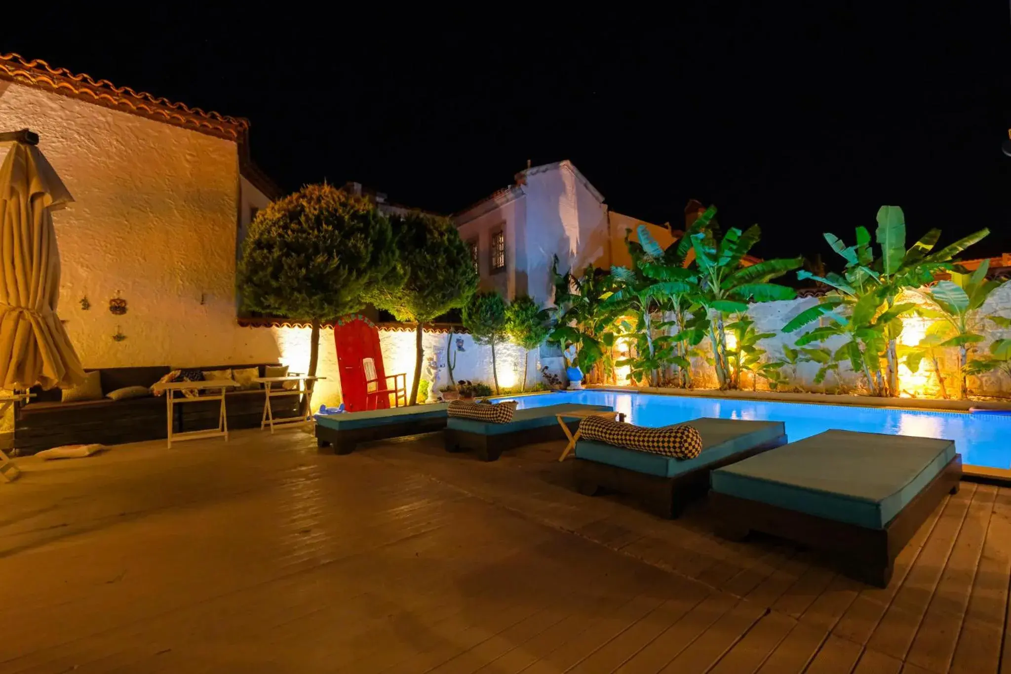 Swimming pool in Kybele Suites Alaçatı Swimming pool in Kybele Suites Alaçatı