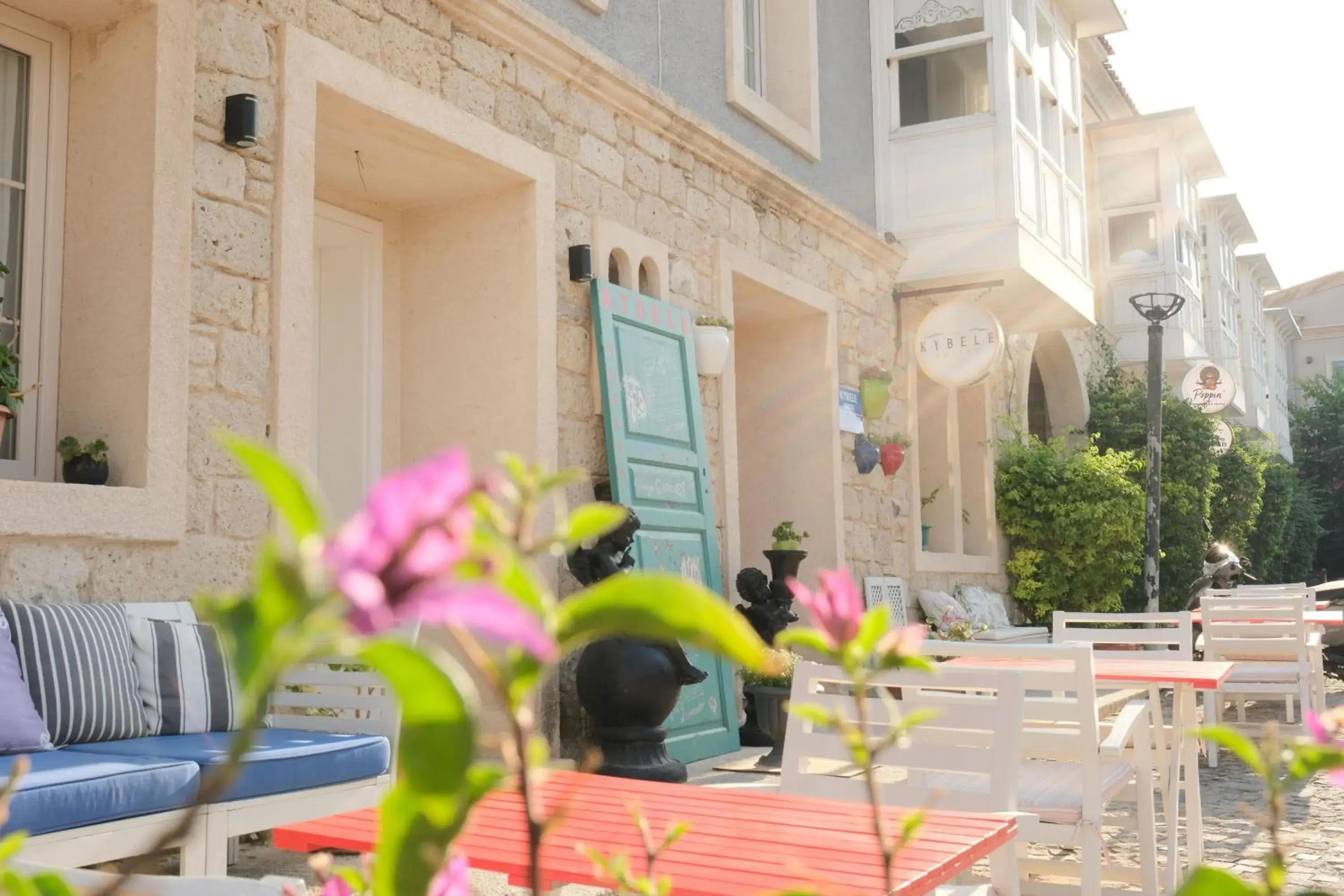 Property building in Kybele Suites Alaçatı Property building in Kybele Suites Alaçatı