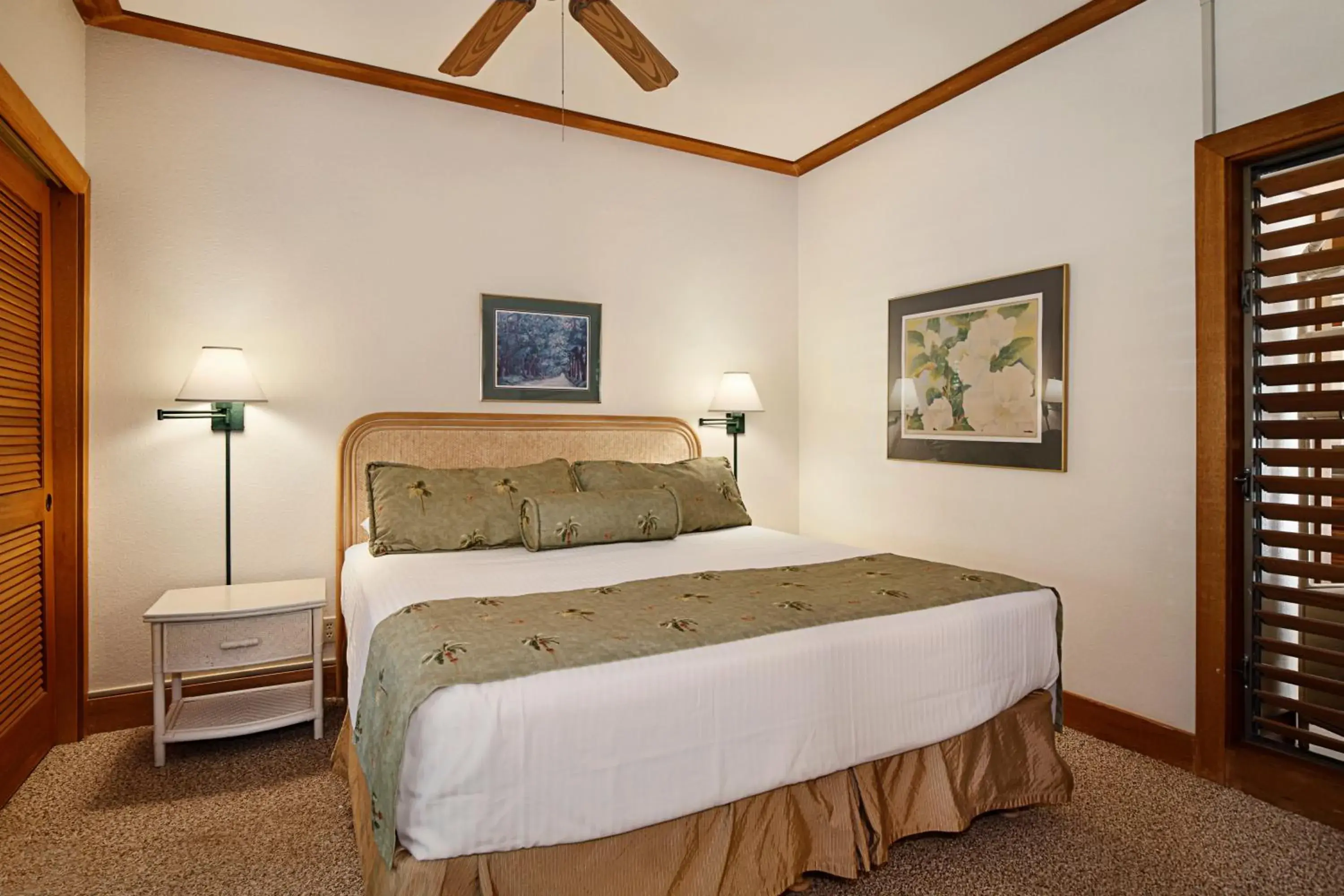 Bed in Kiahuna Plantation Resort Kauai by OUTRIGGER Bed in Kiahuna Plantation Resort Kauai by OUTRIGGER